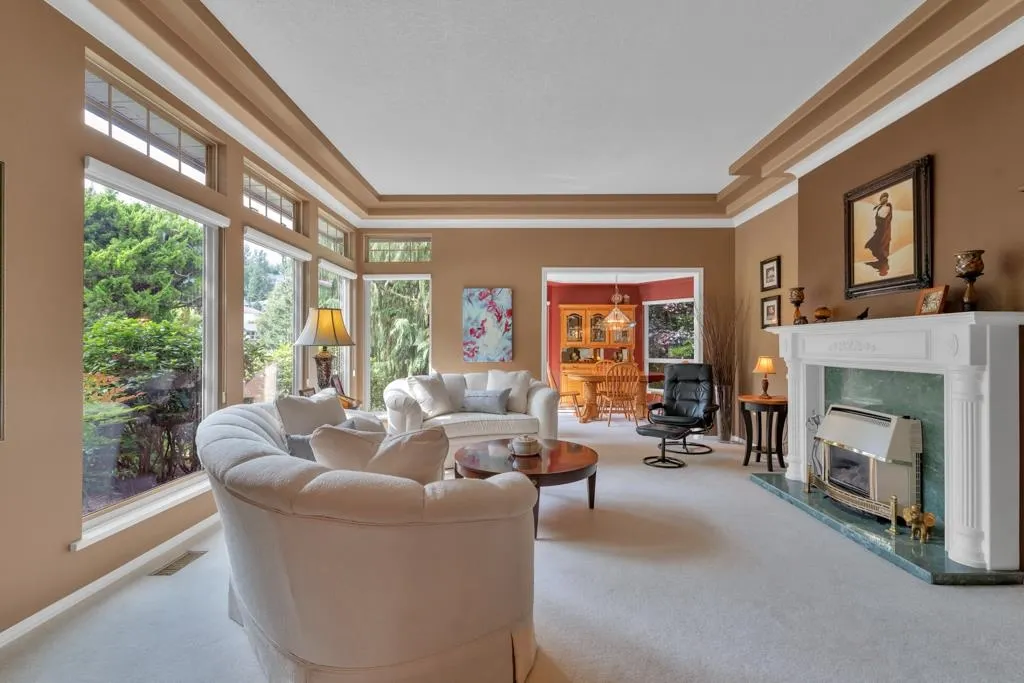 2462 Mountain Drive