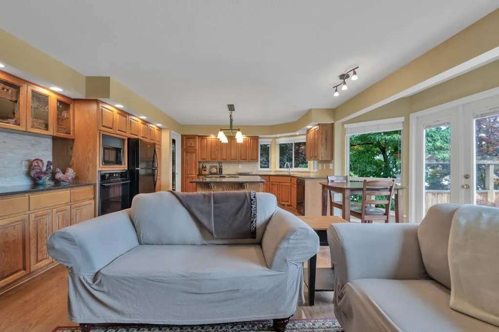 2462 Mountain Drive