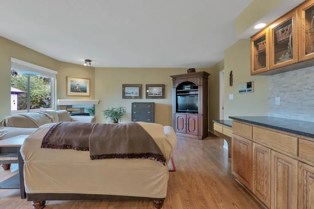 2462 Mountain Drive