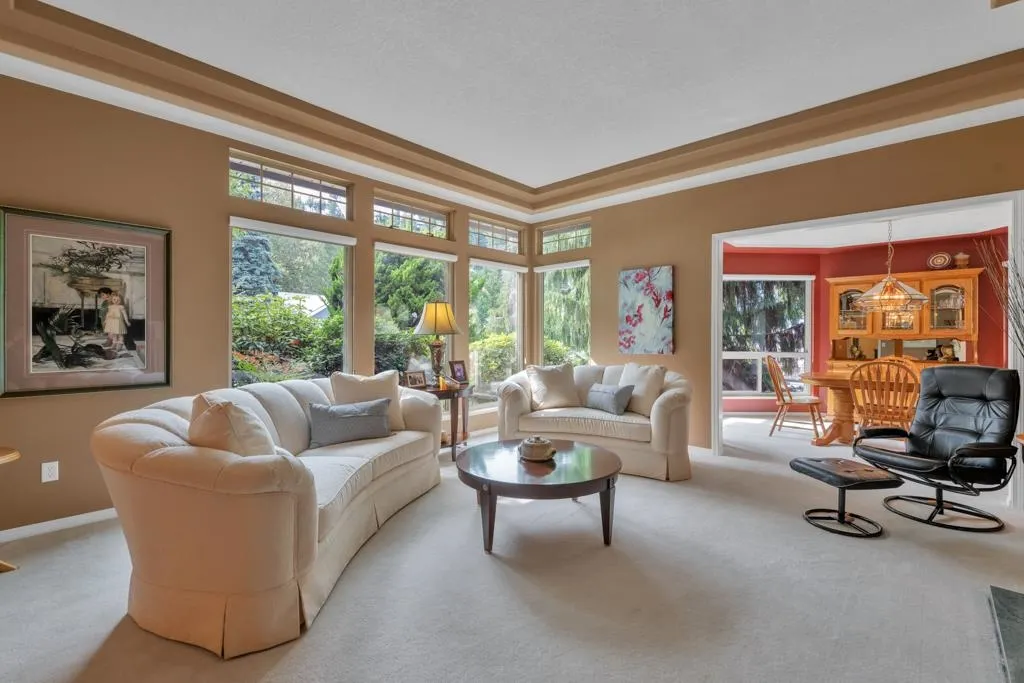 2462 Mountain Drive