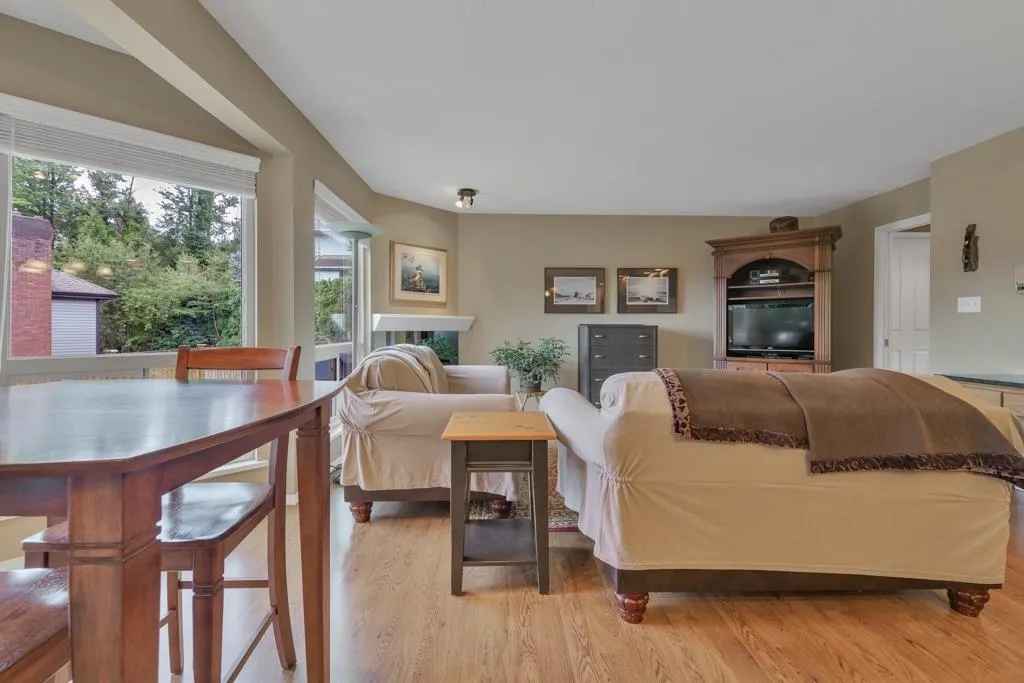 2462 Mountain Drive