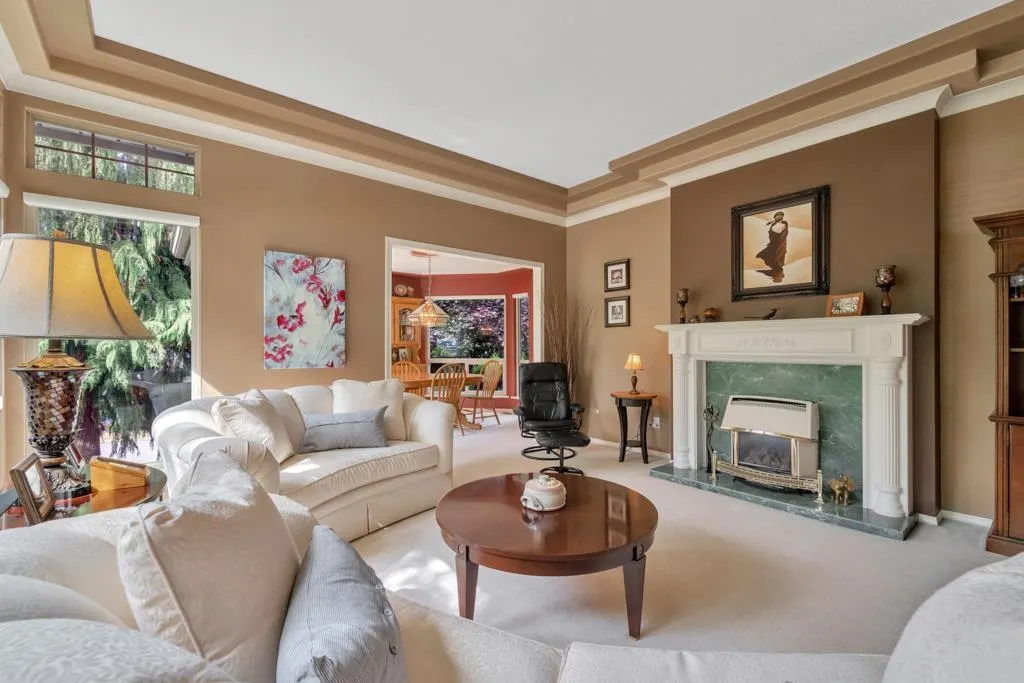 2462 Mountain Drive
