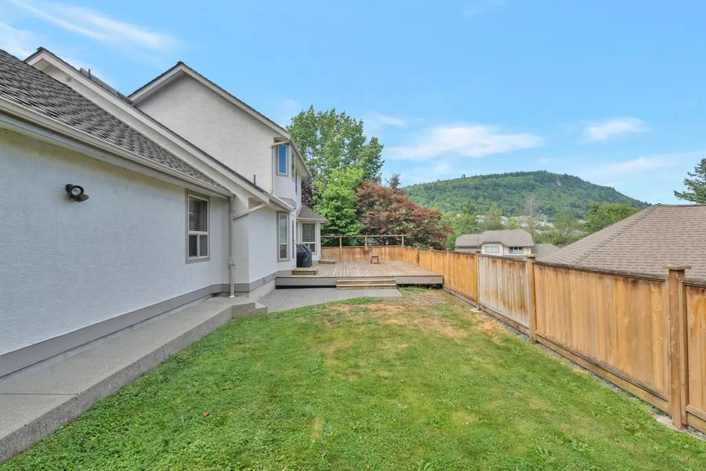 2462 Mountain Drive