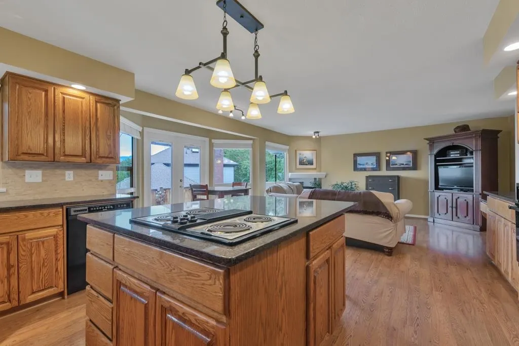 2462 Mountain Drive