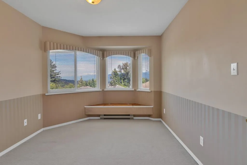 2462 Mountain Drive