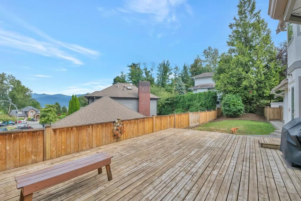 2462 Mountain Drive