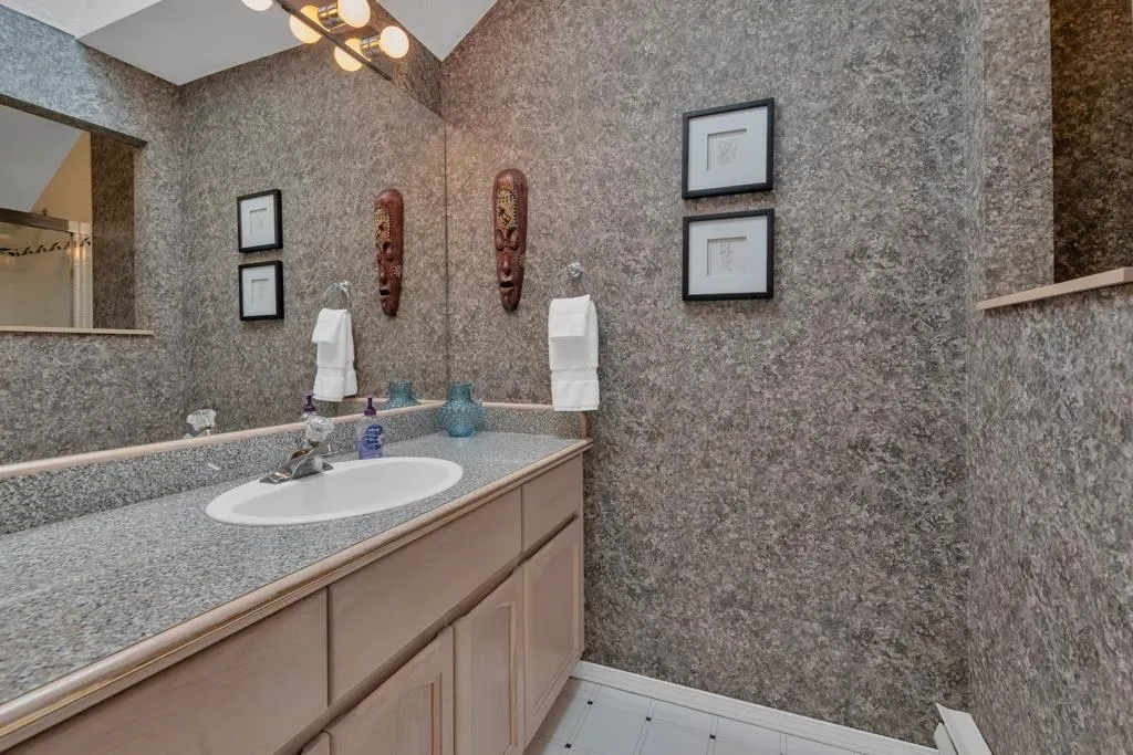 2462 Mountain Drive