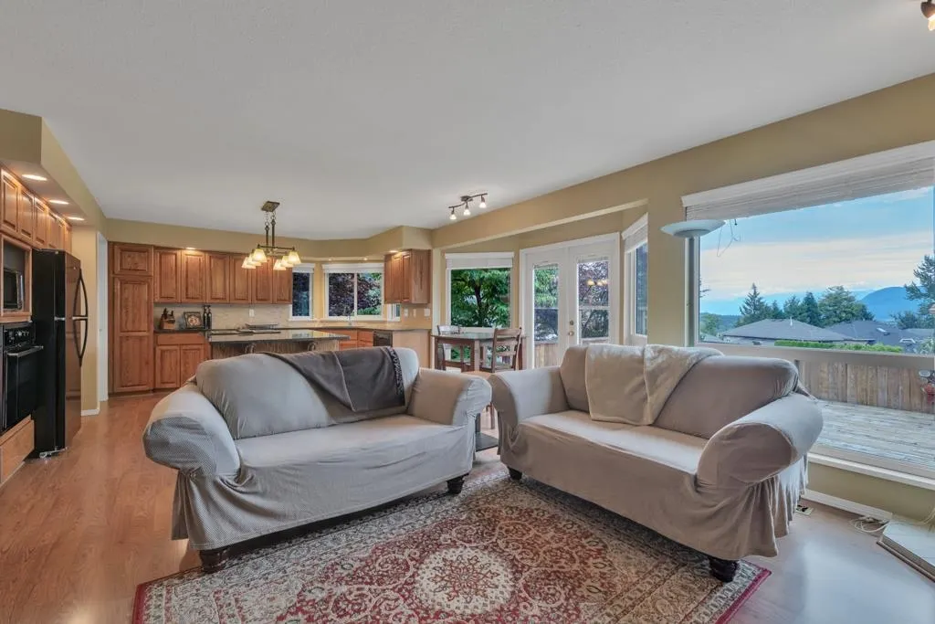2462 Mountain Drive