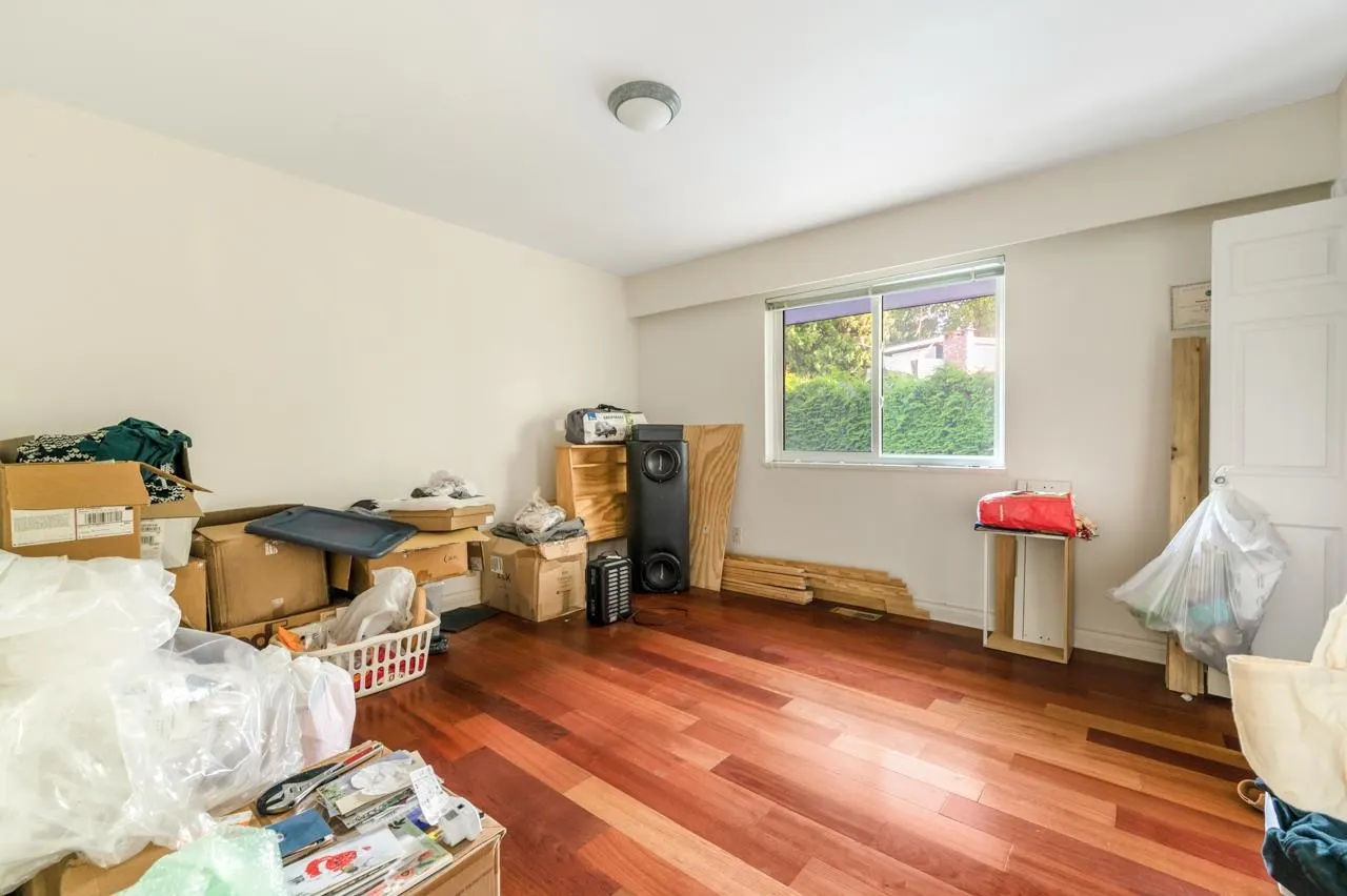 906 Pacific Drive