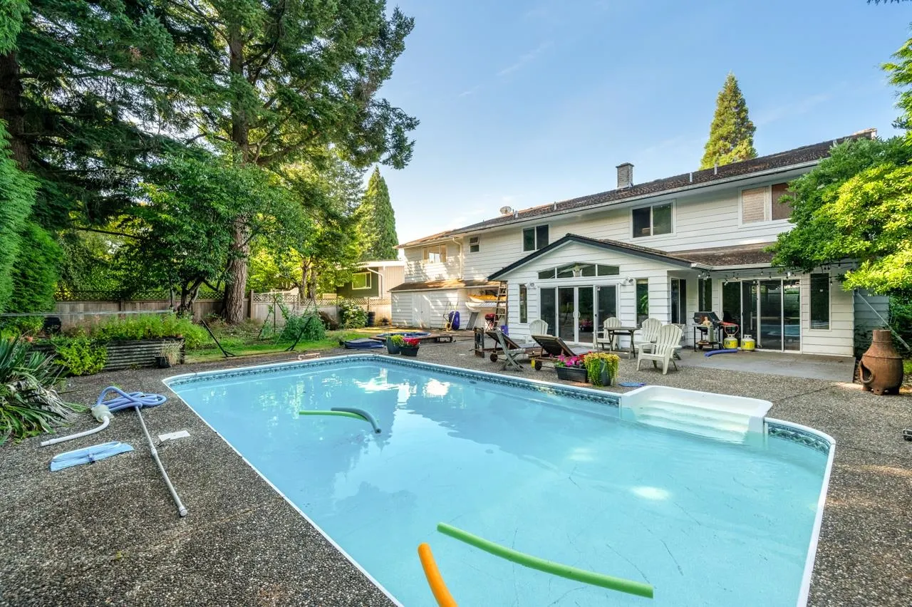 906 Pacific Drive