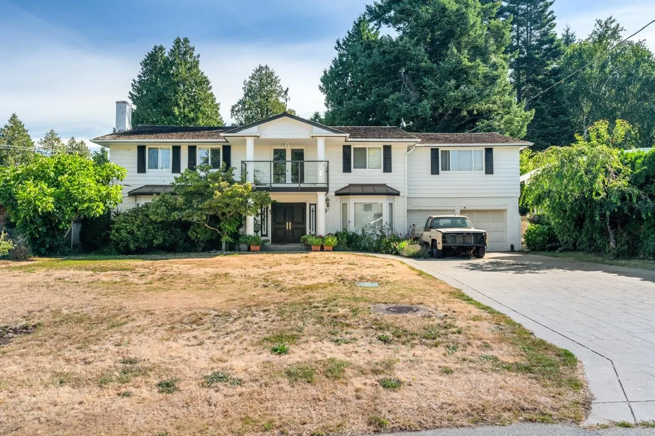 906 Pacific Drive