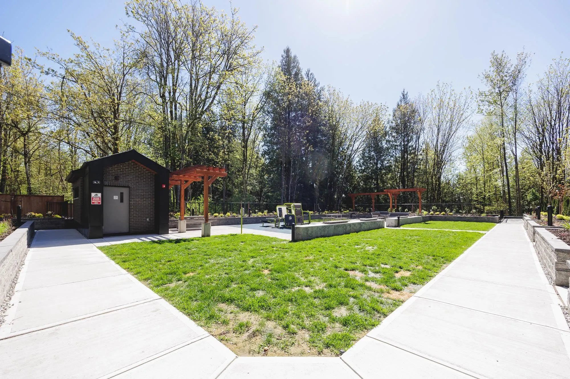 406 32690 14th Avenue
