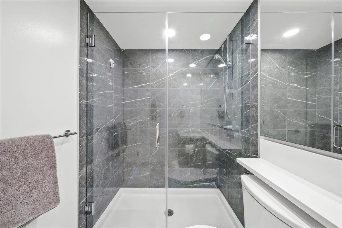 1001 7769 Park Crescent