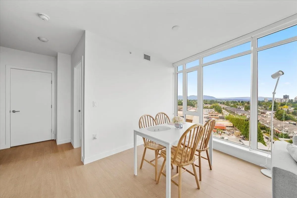 1001 7769 Park Crescent