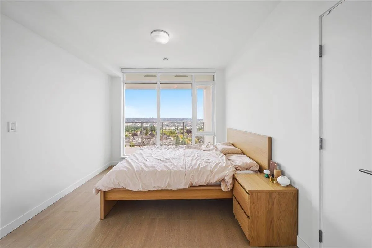 1001 7769 Park Crescent
