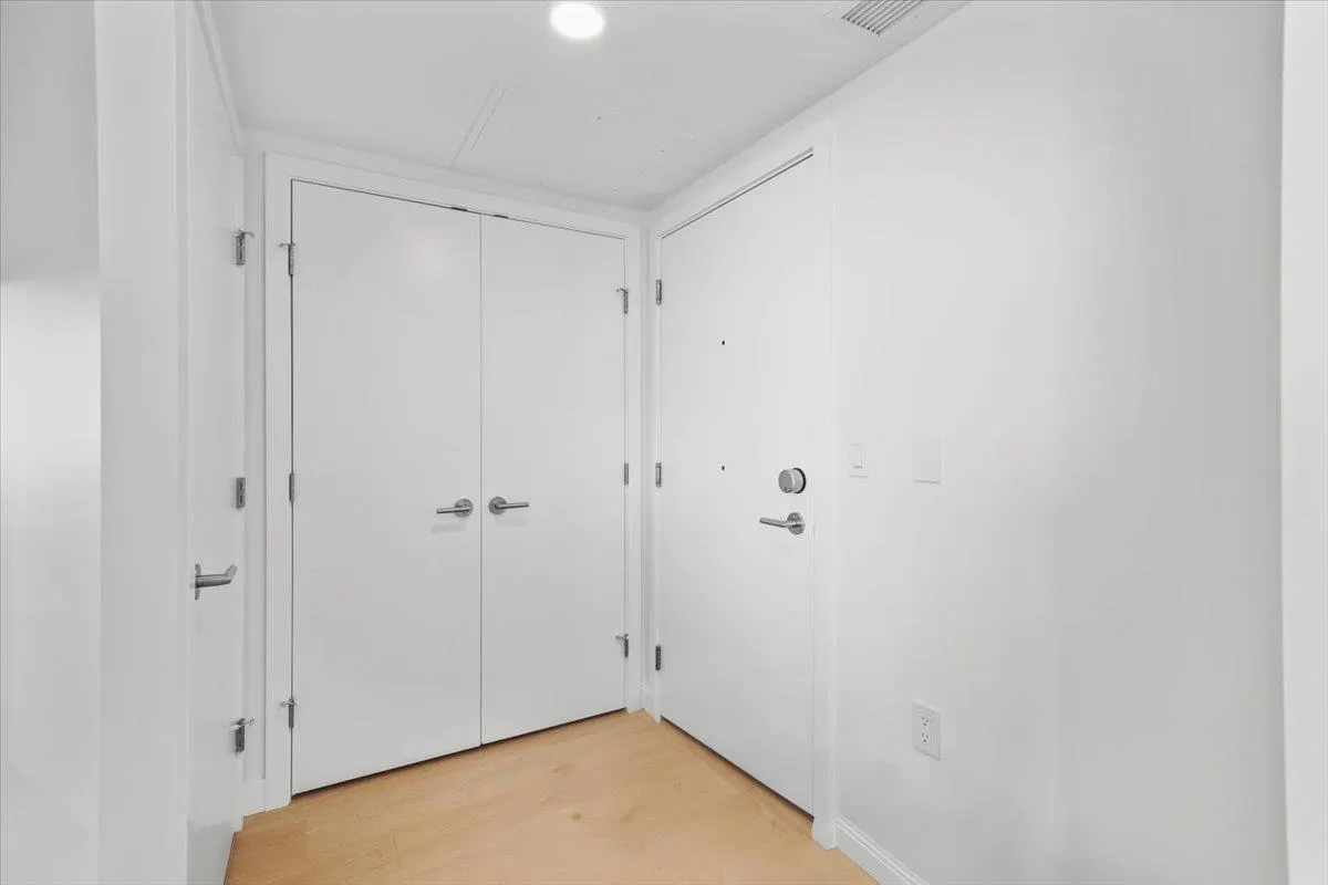 1001 7769 Park Crescent