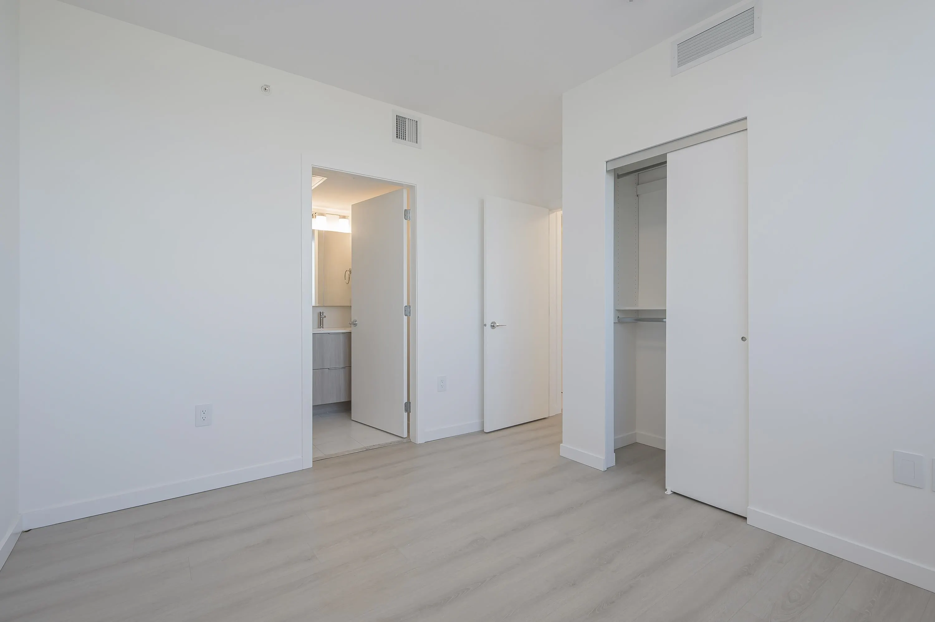 2204 10333 133 Street