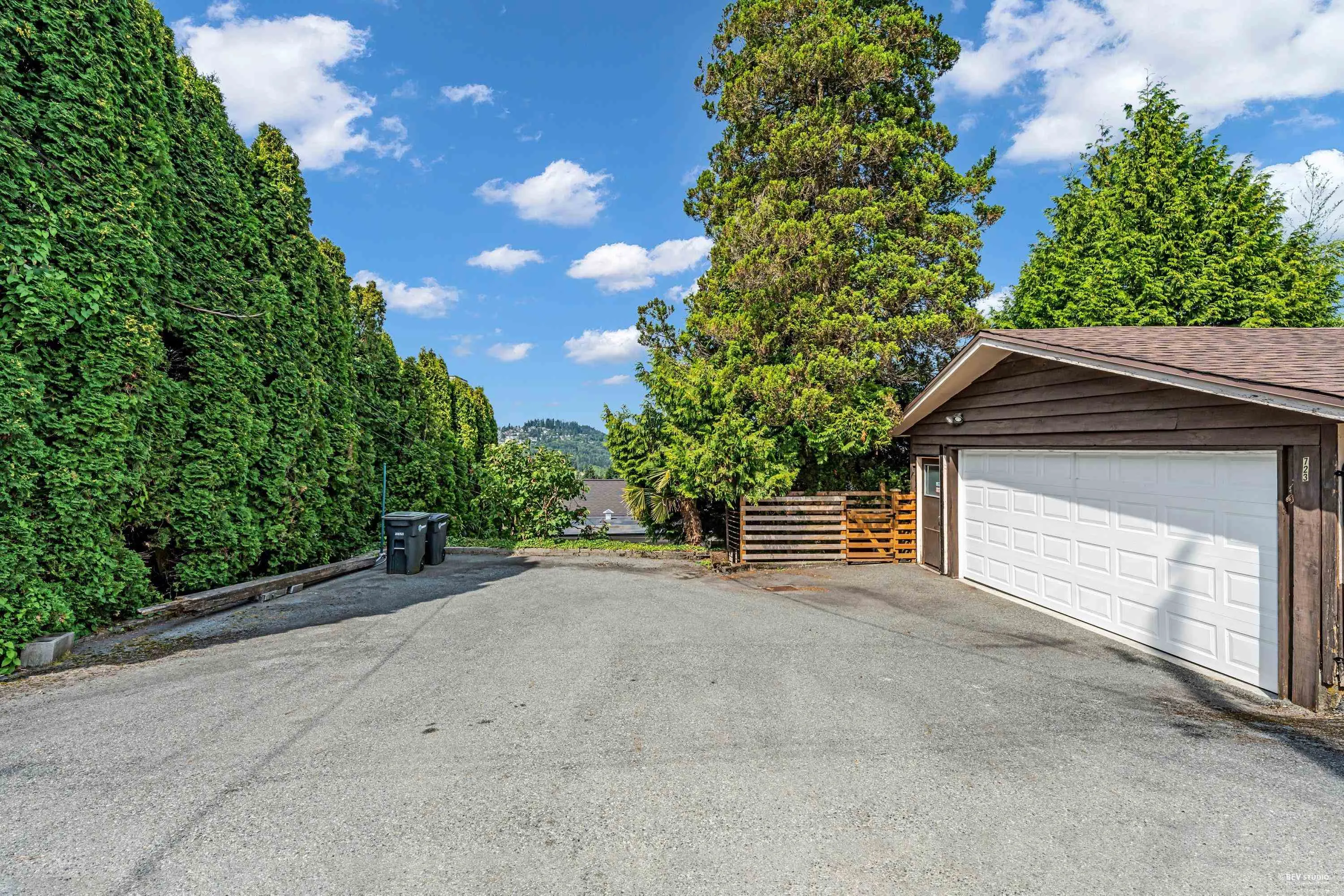 7238 Braeside Drive