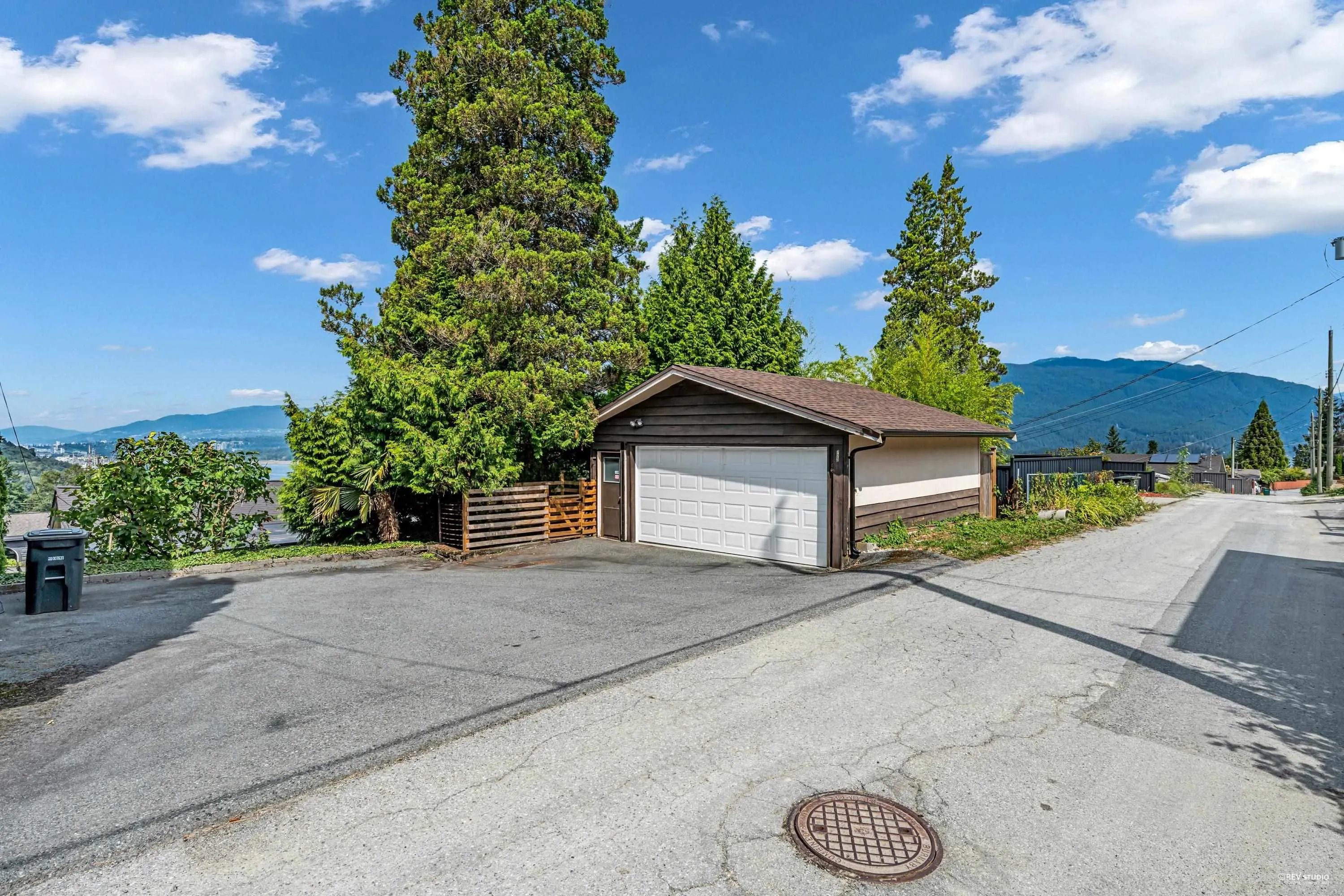 7238 Braeside Drive