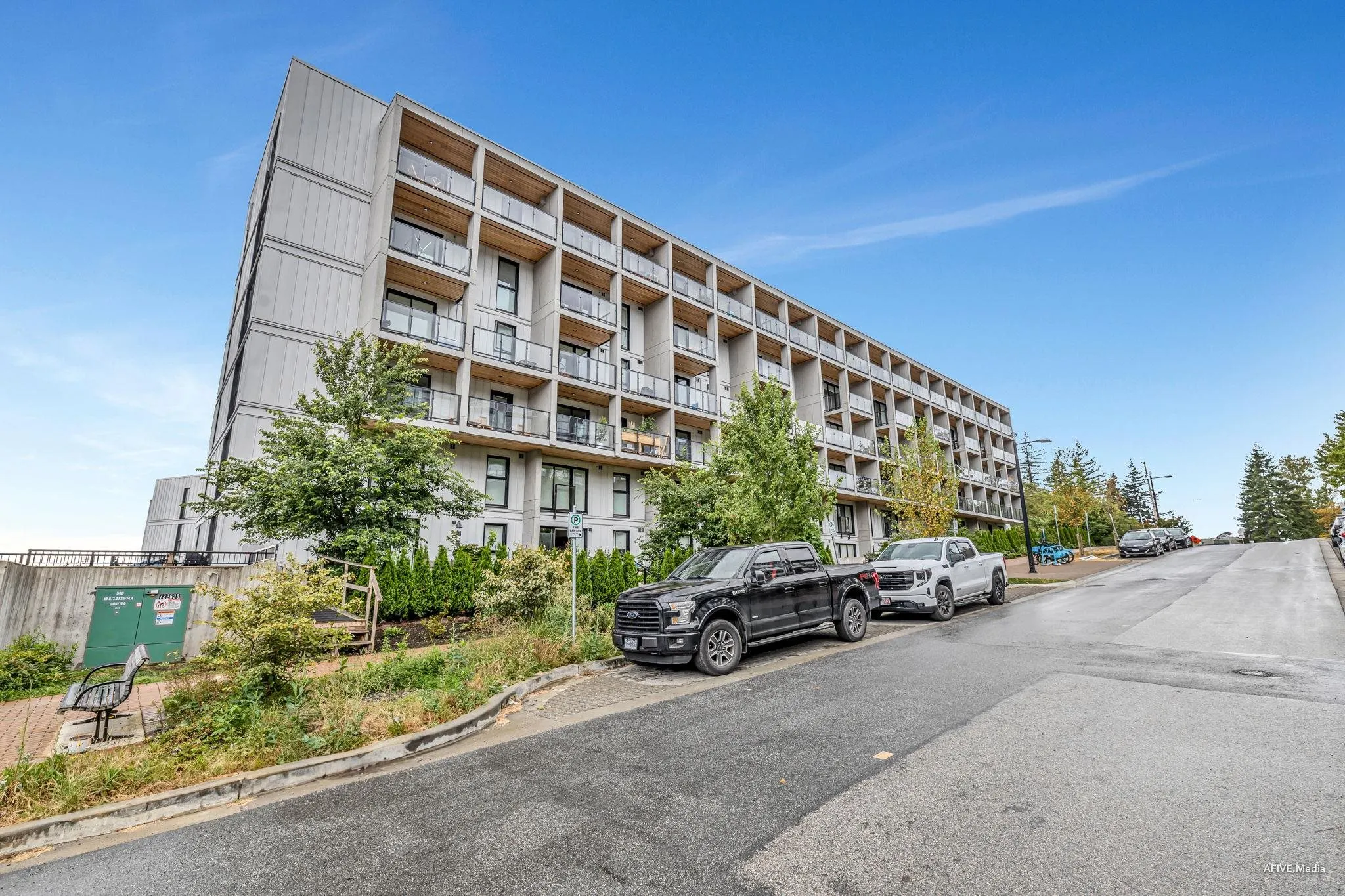 207 9888 University Crescent