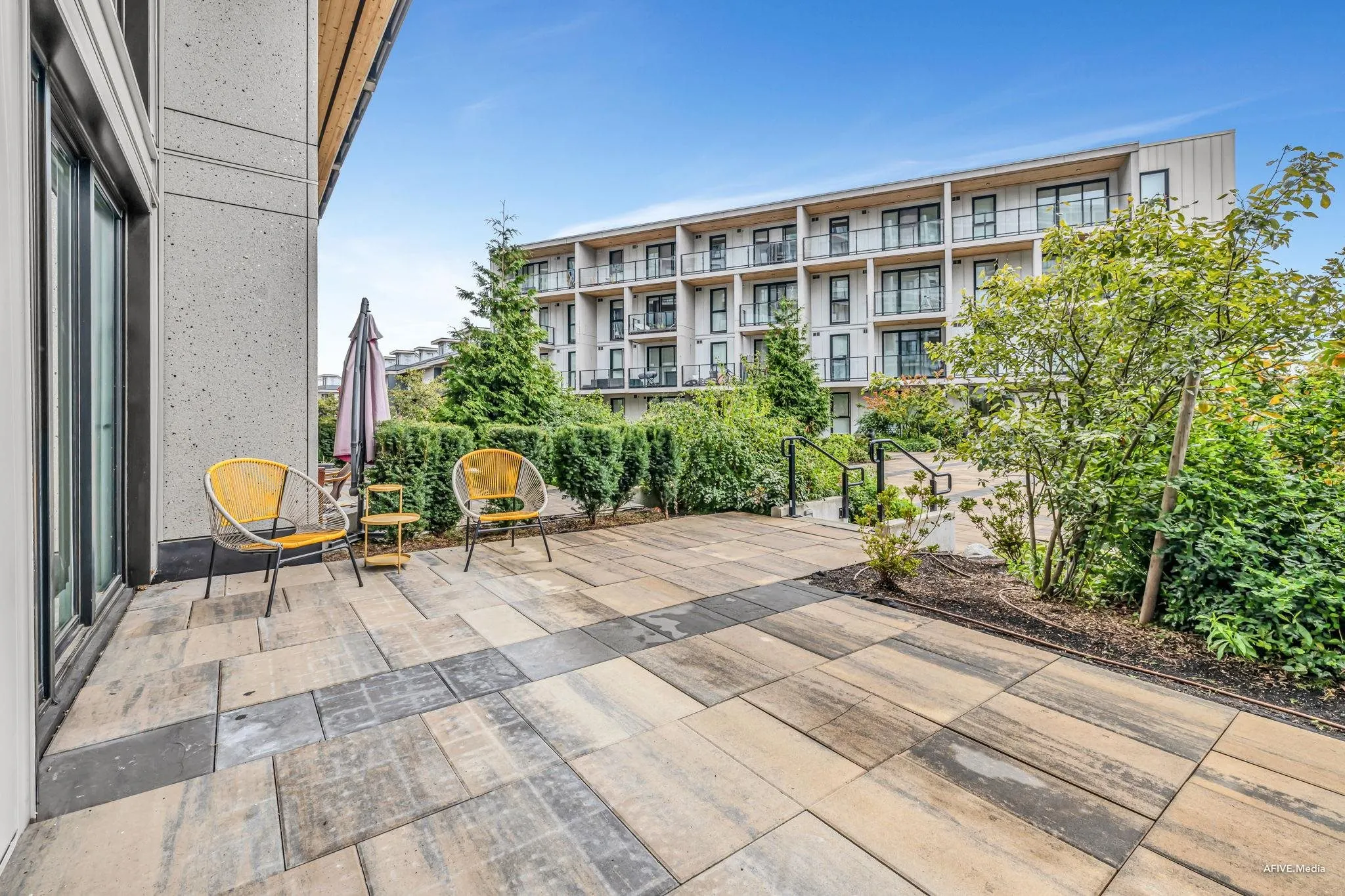 207 9888 University Crescent