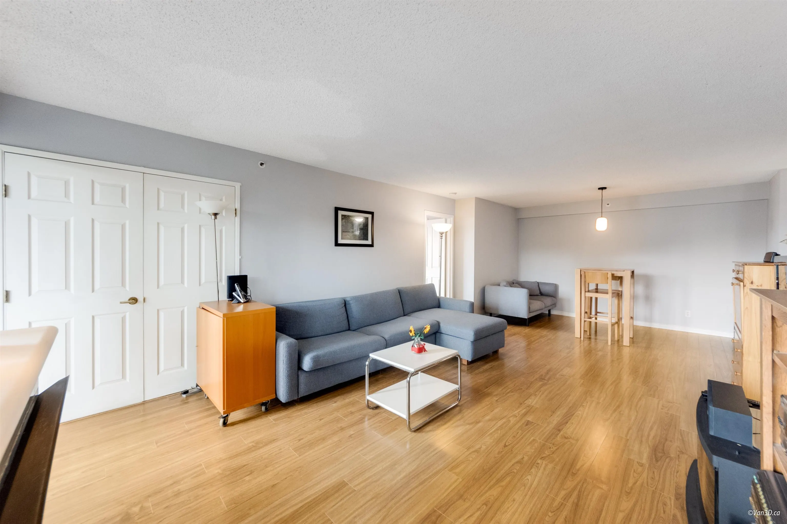 1404 555 Austin Avenue