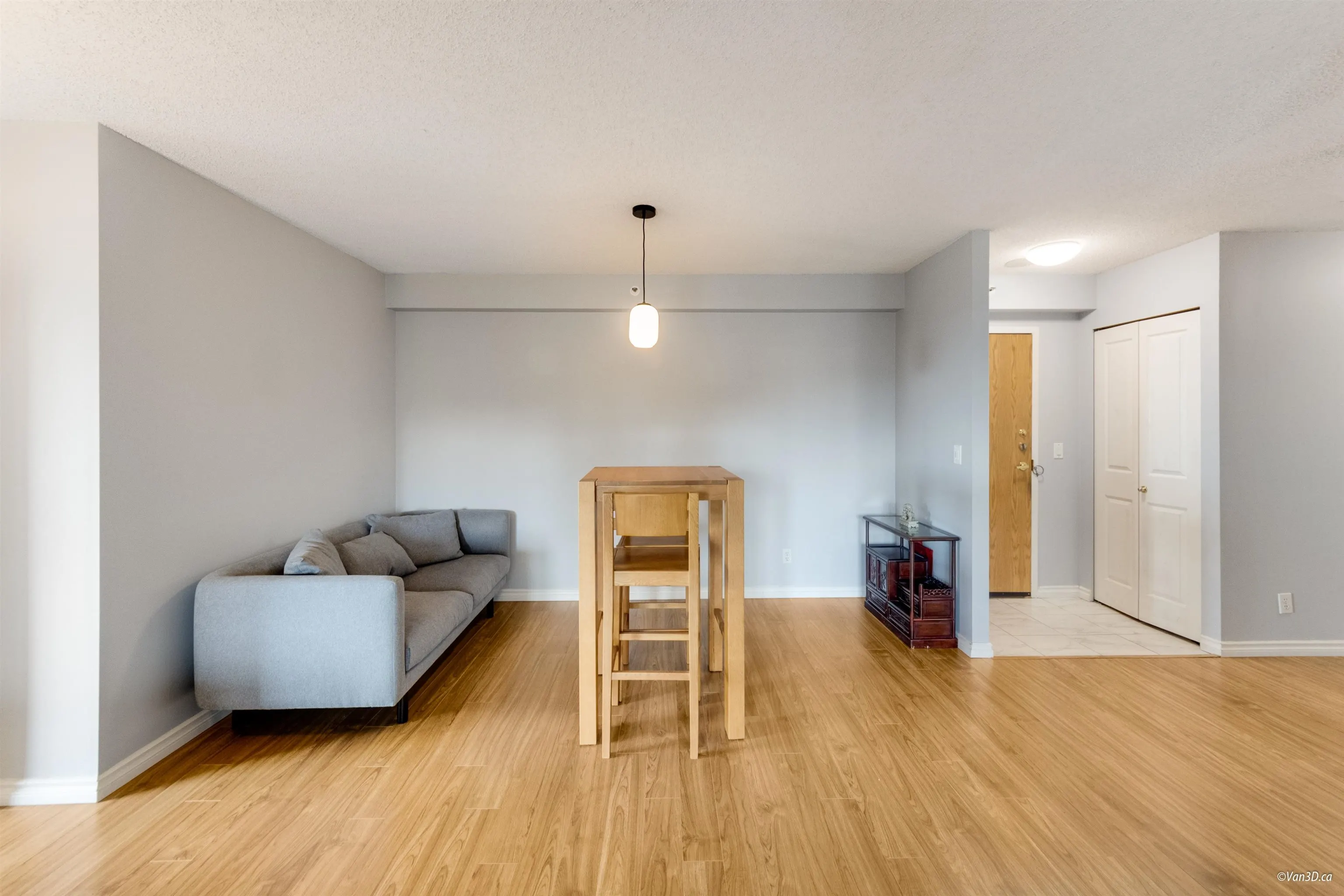 1404 555 Austin Avenue