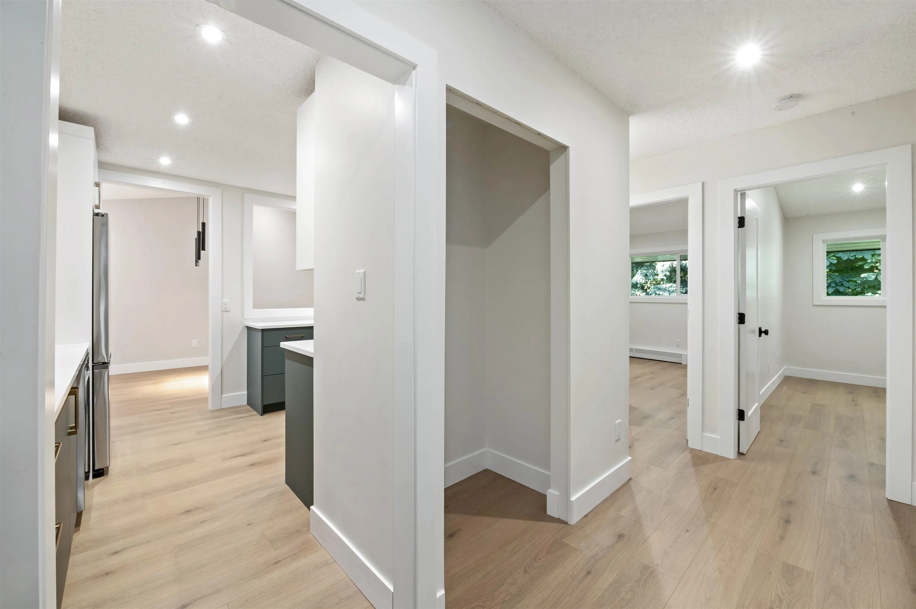 313 33400 Bourquin Place