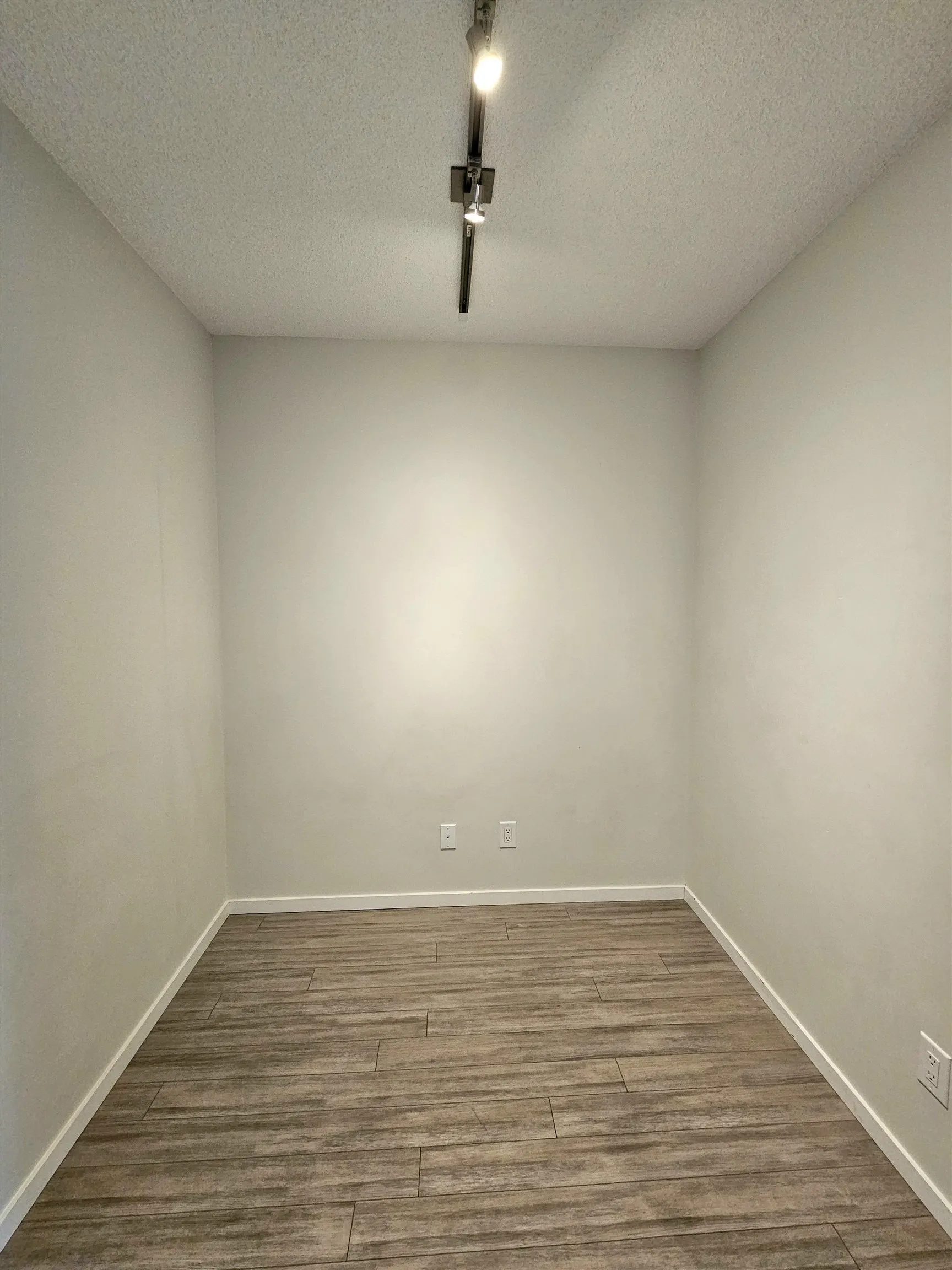 1208 6658 Dow Avenue
