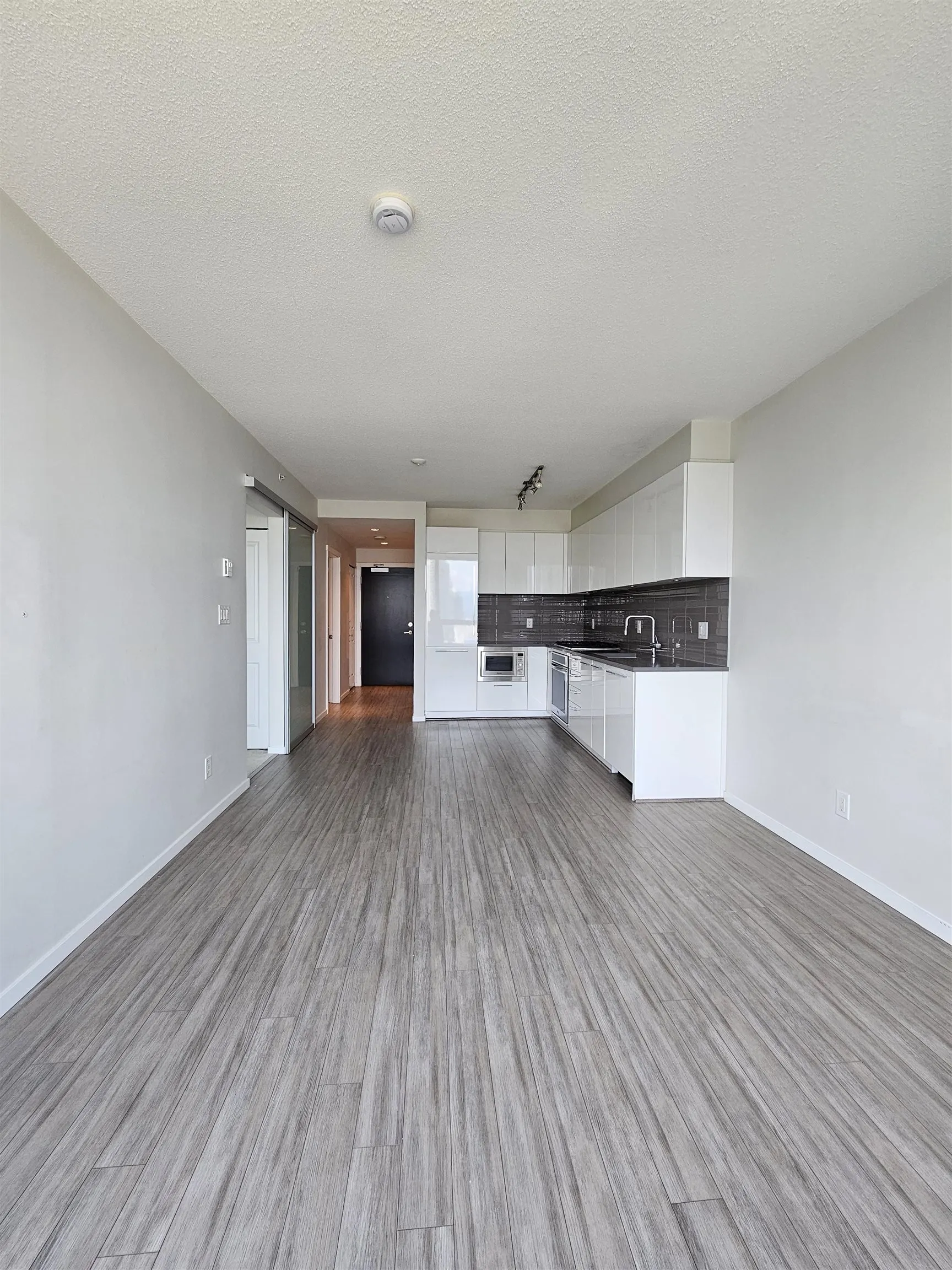 1208 6658 Dow Avenue