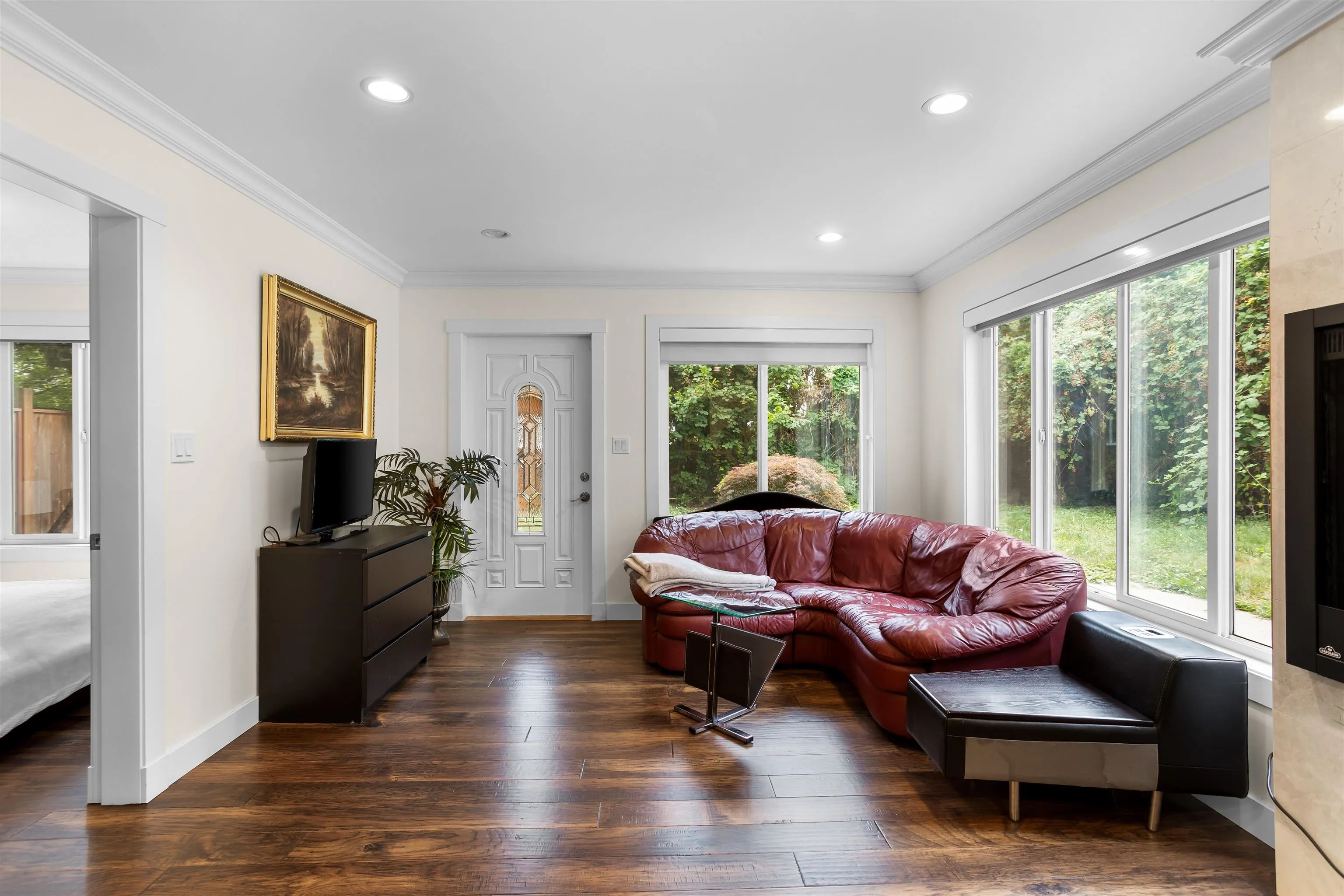 852 Wright Avenue