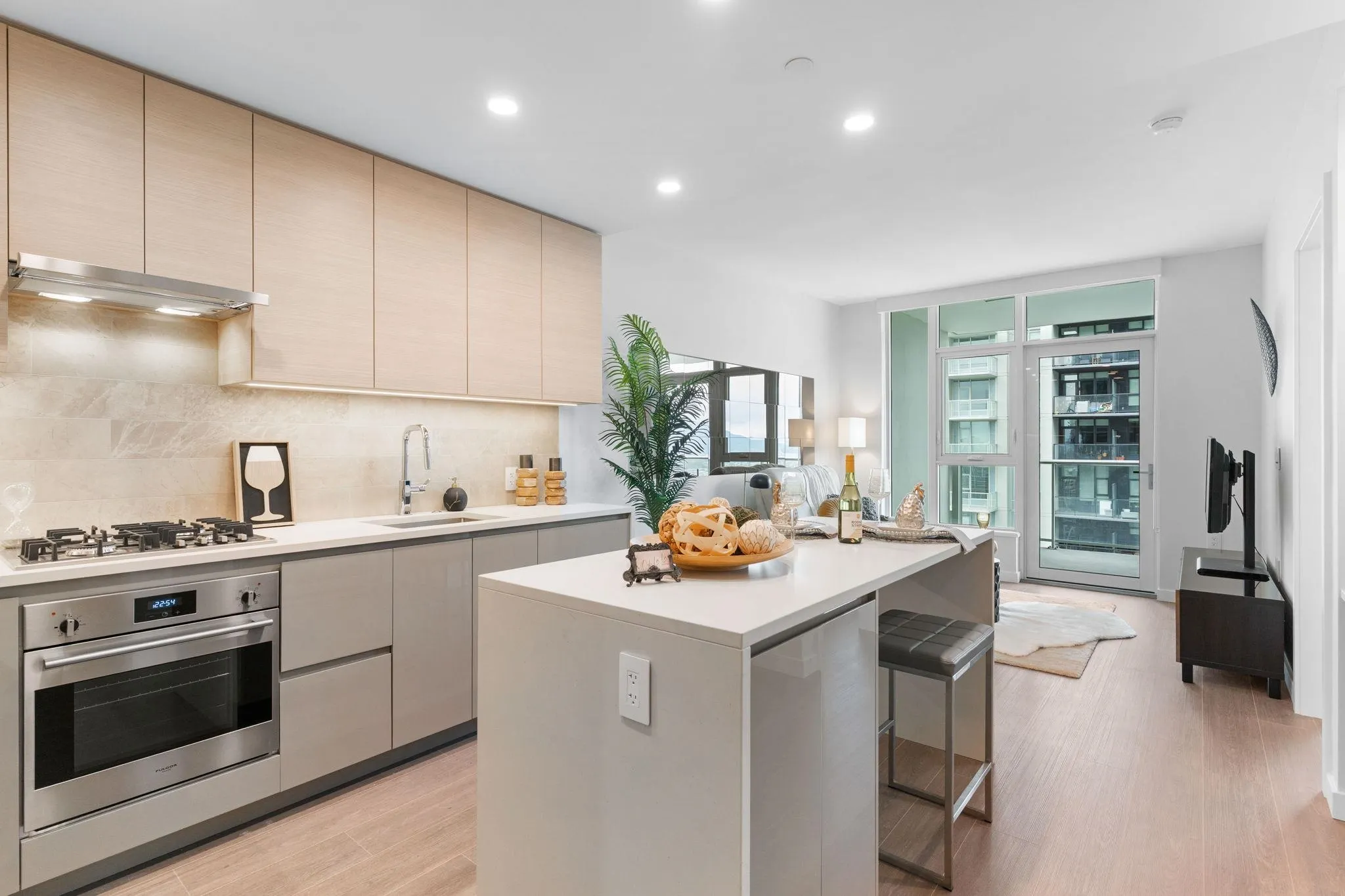 3503 4168 Lougheed Highway