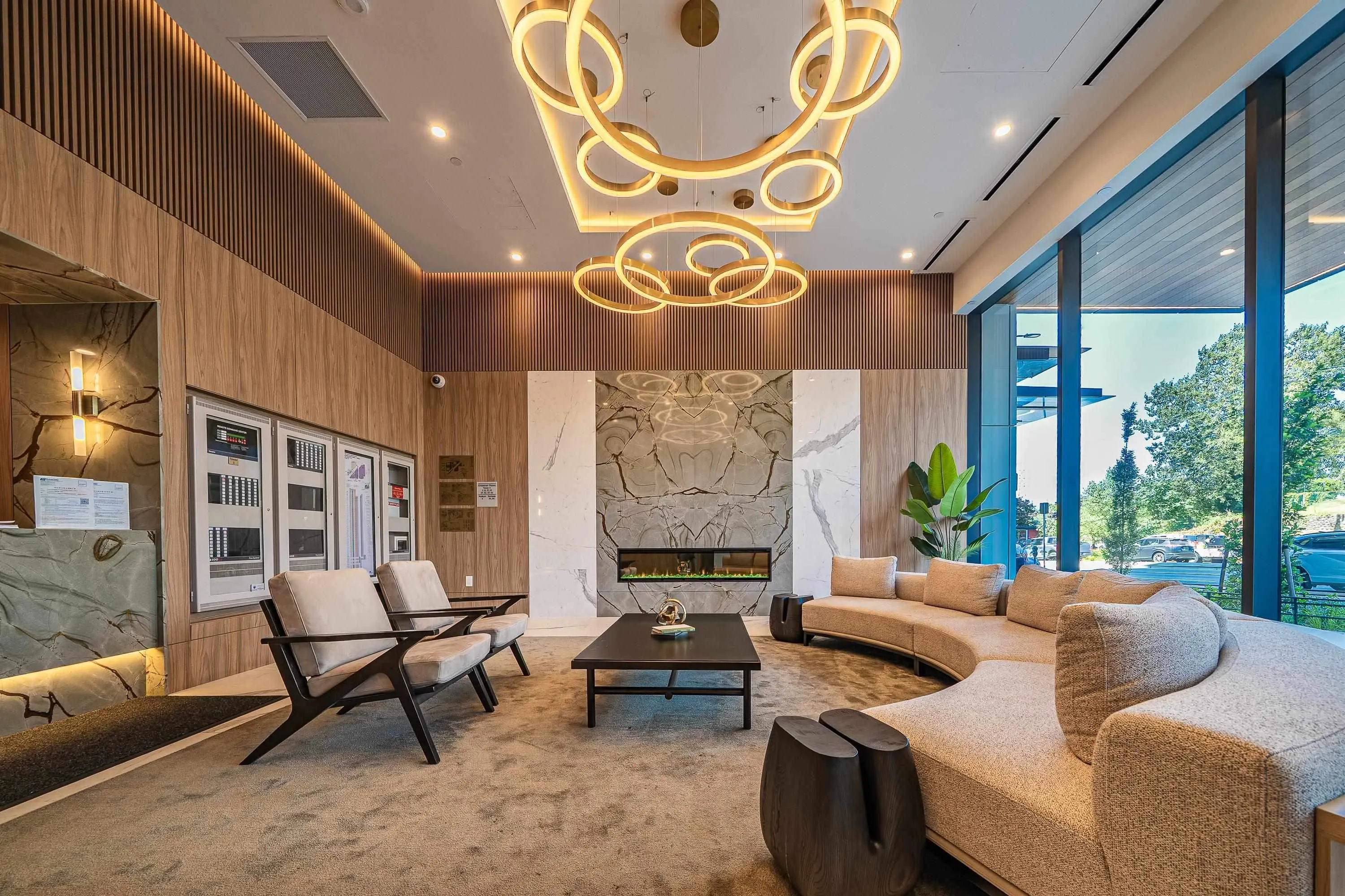 3503 4168 Lougheed Highway