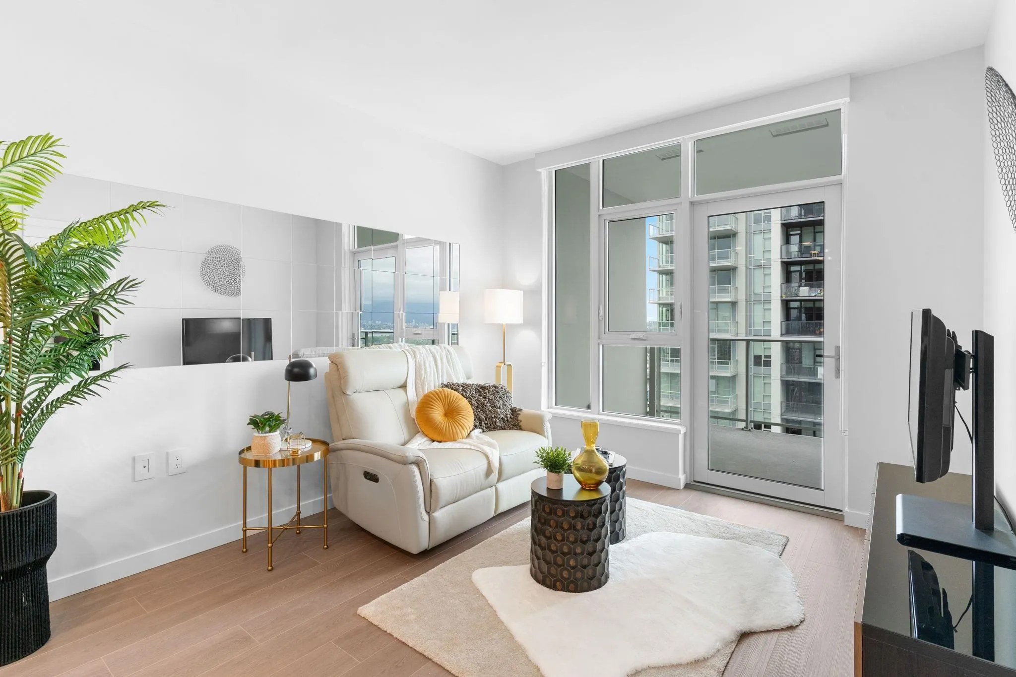 3503 4168 Lougheed Highway