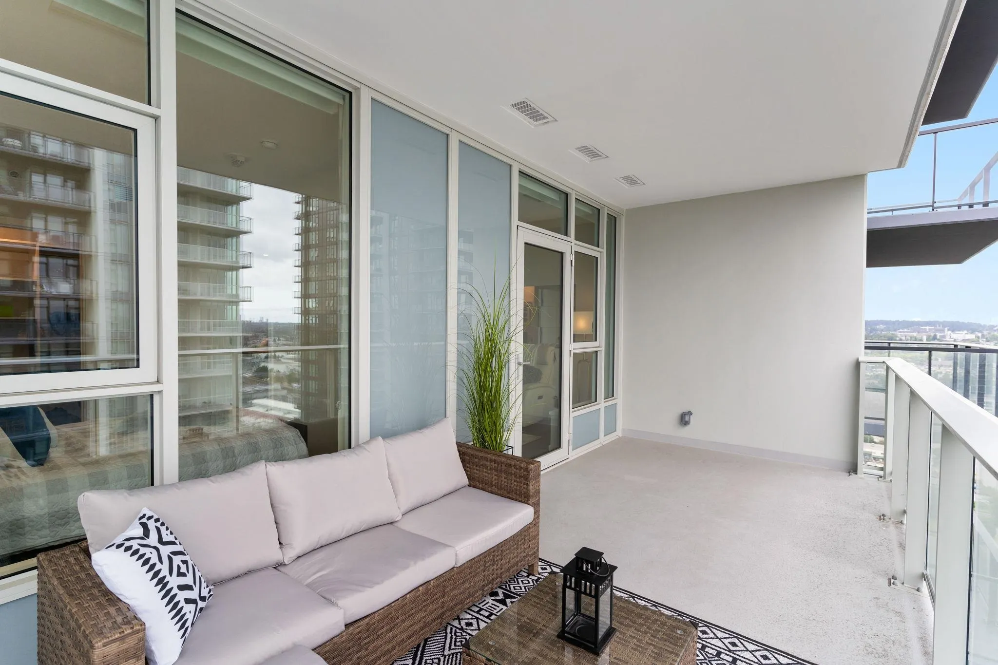 3503 4168 Lougheed Highway
