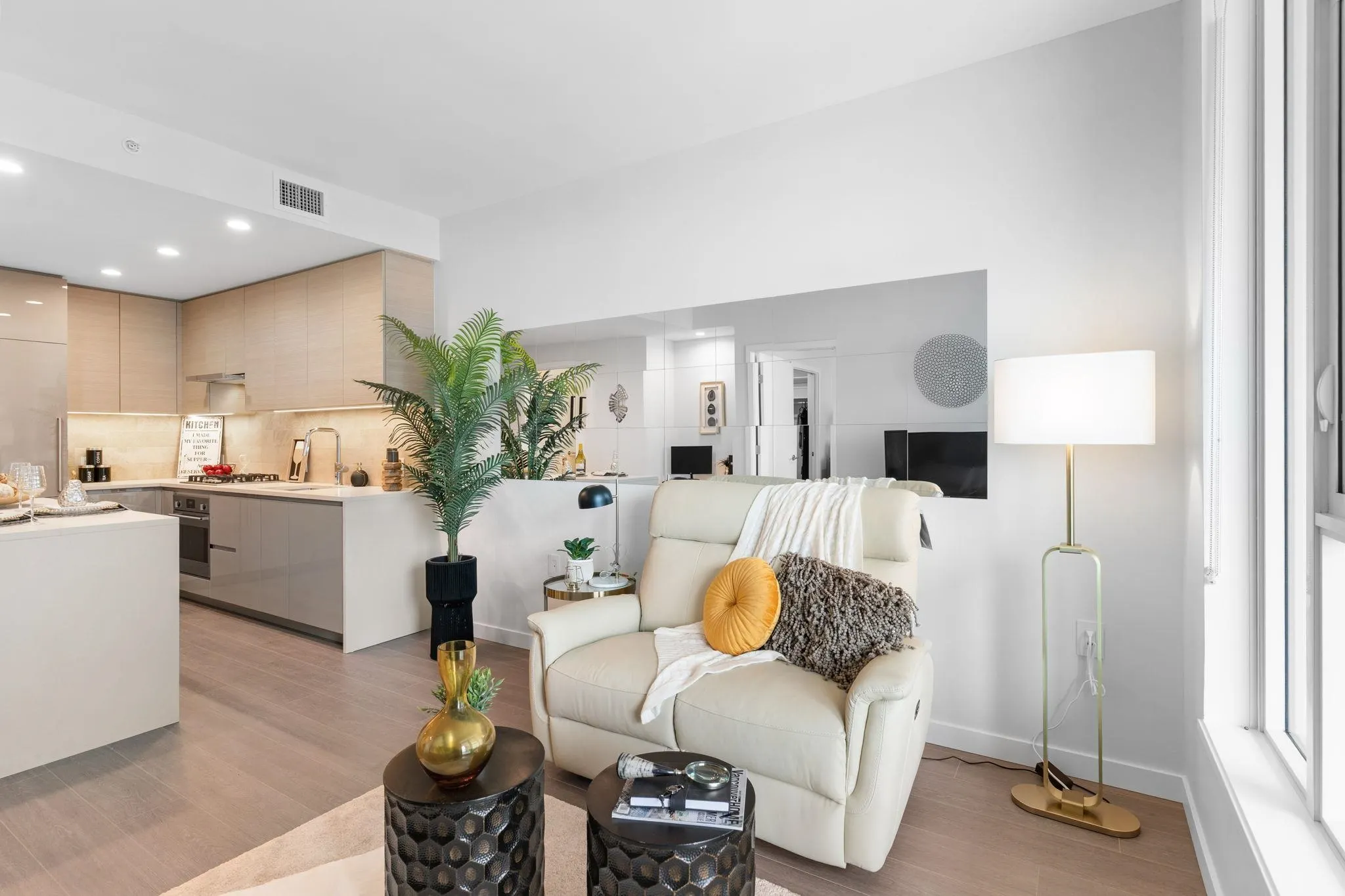 3503 4168 Lougheed Highway