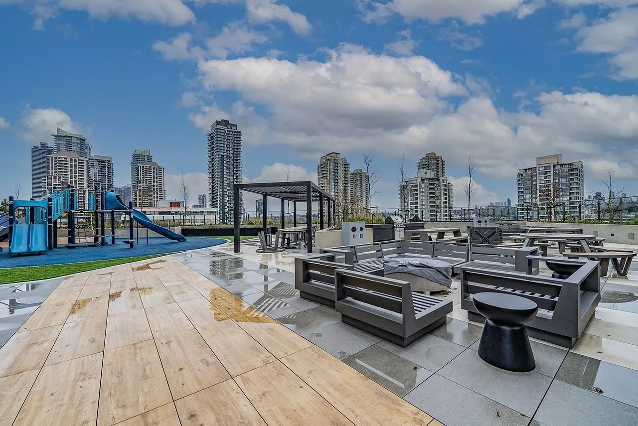 3503 4168 Lougheed Highway