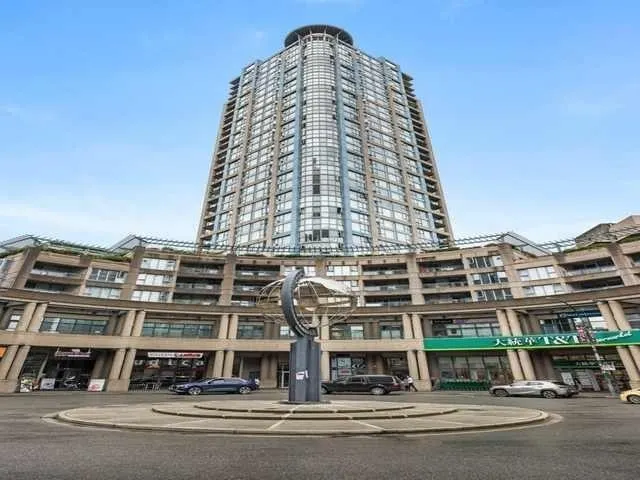 2204 183 Keefer Place