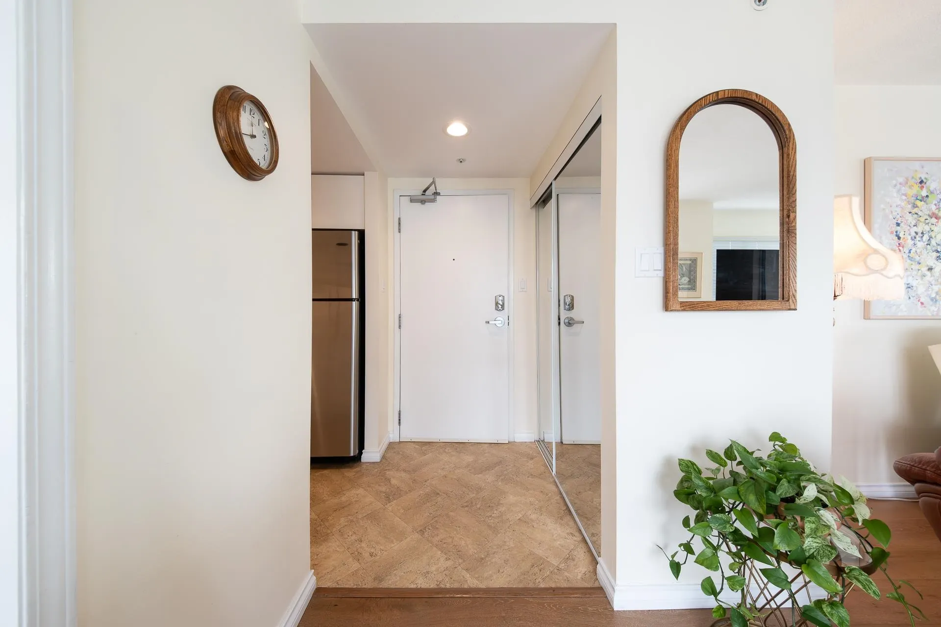 2204 183 Keefer Place