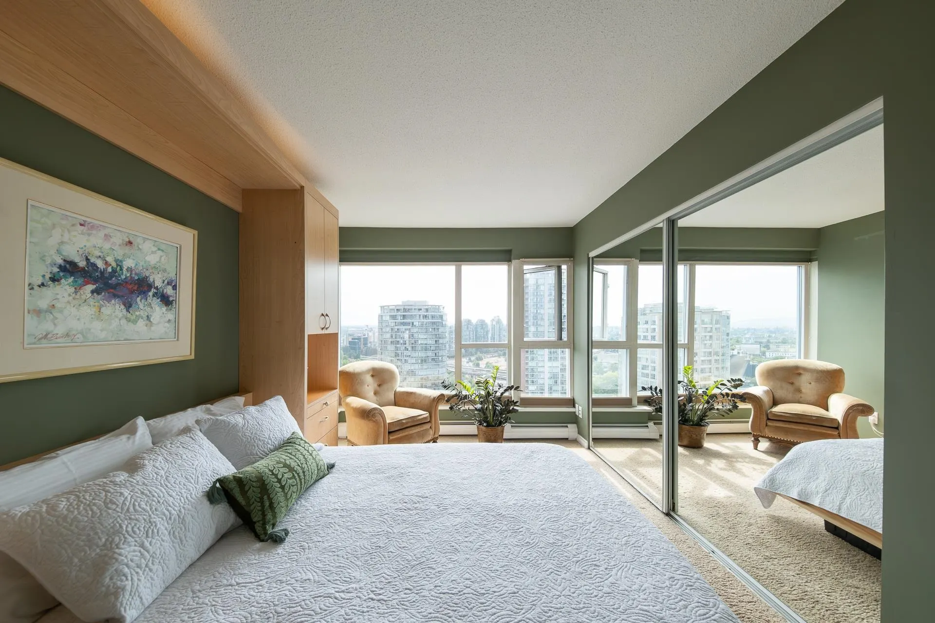 2204 183 Keefer Place