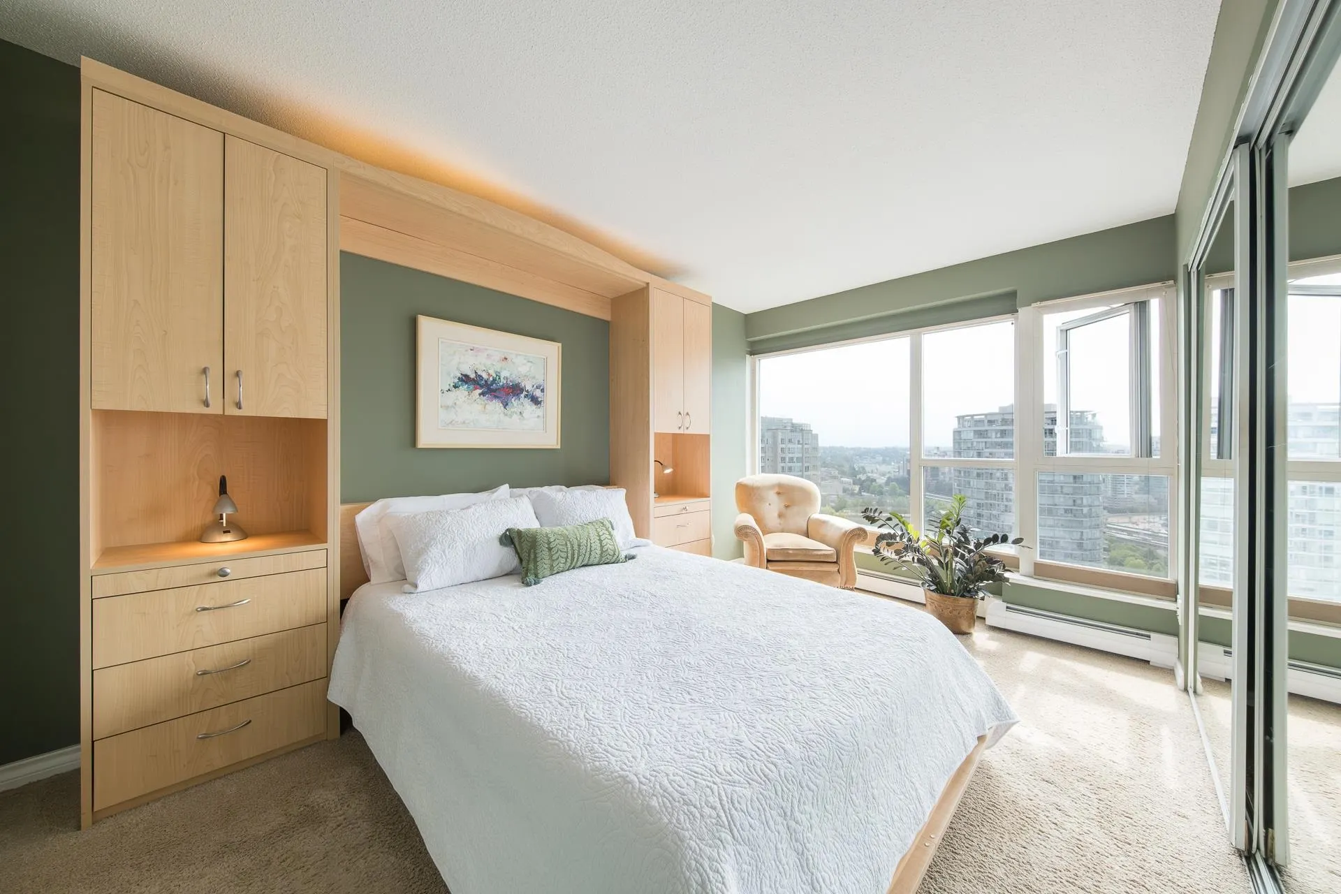 2204 183 Keefer Place