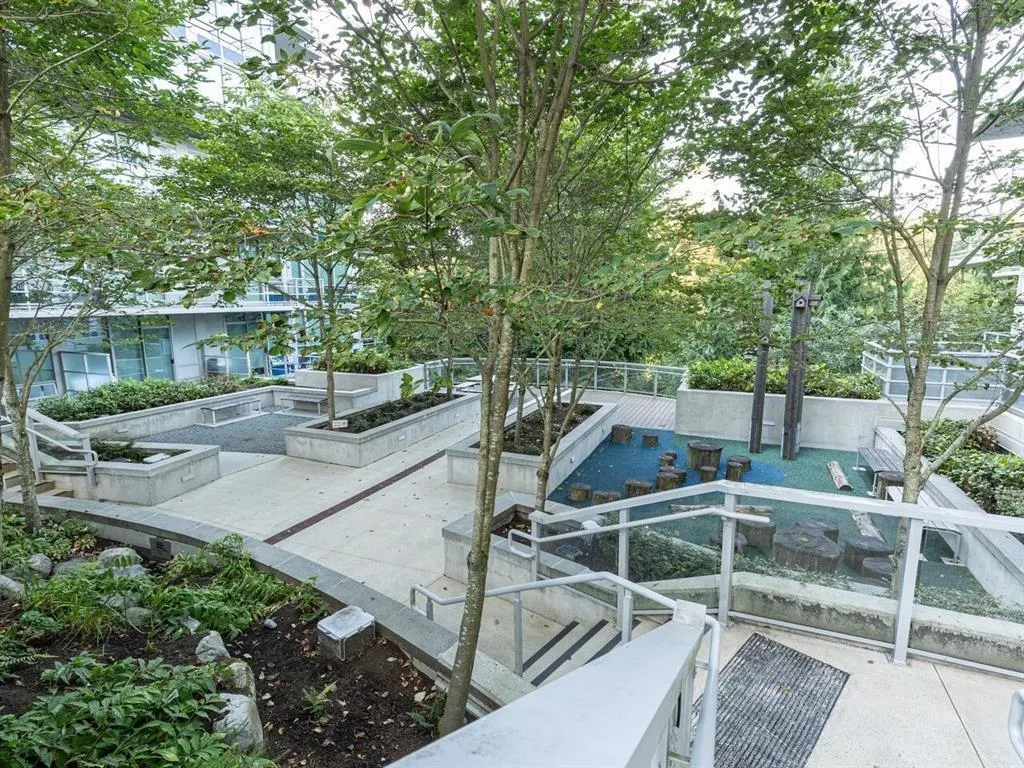803 9060 University Crescent