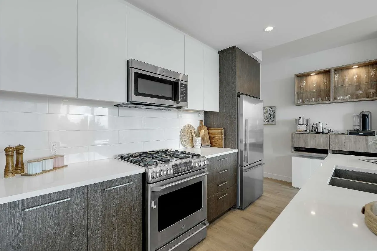 803 9060 University Crescent