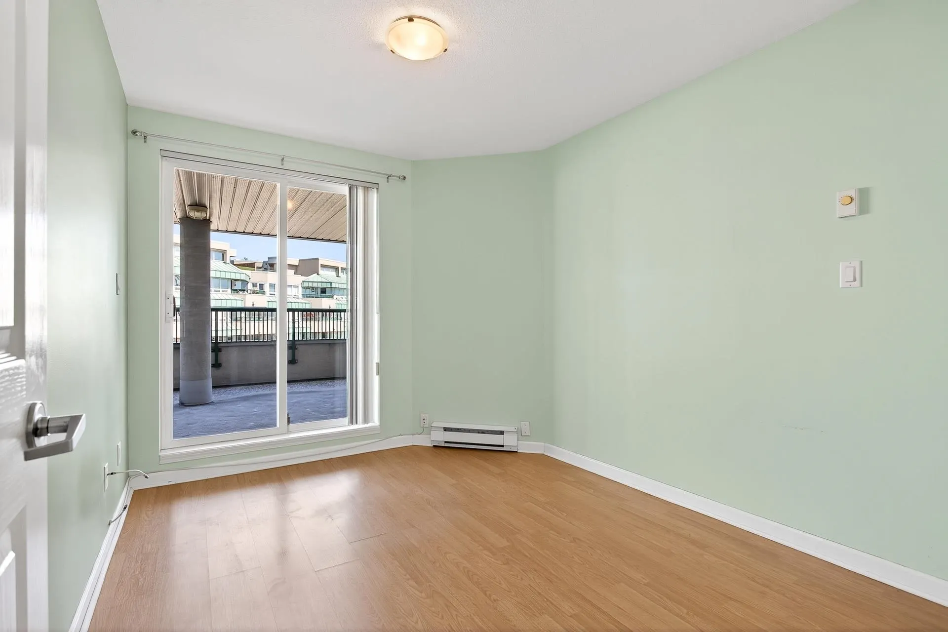 326 2099 Lougheed Highway