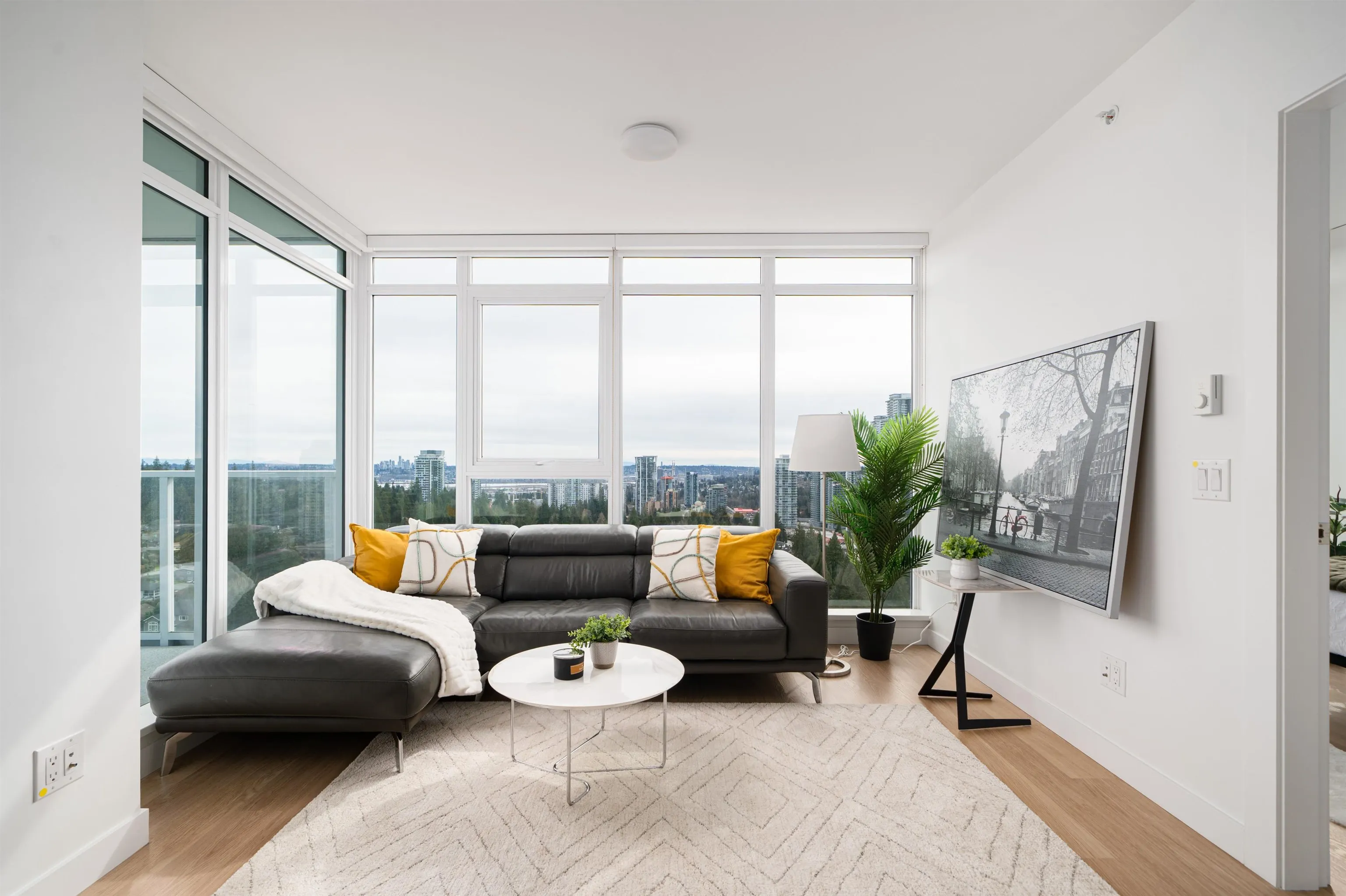 1809 525 Foster Avenue