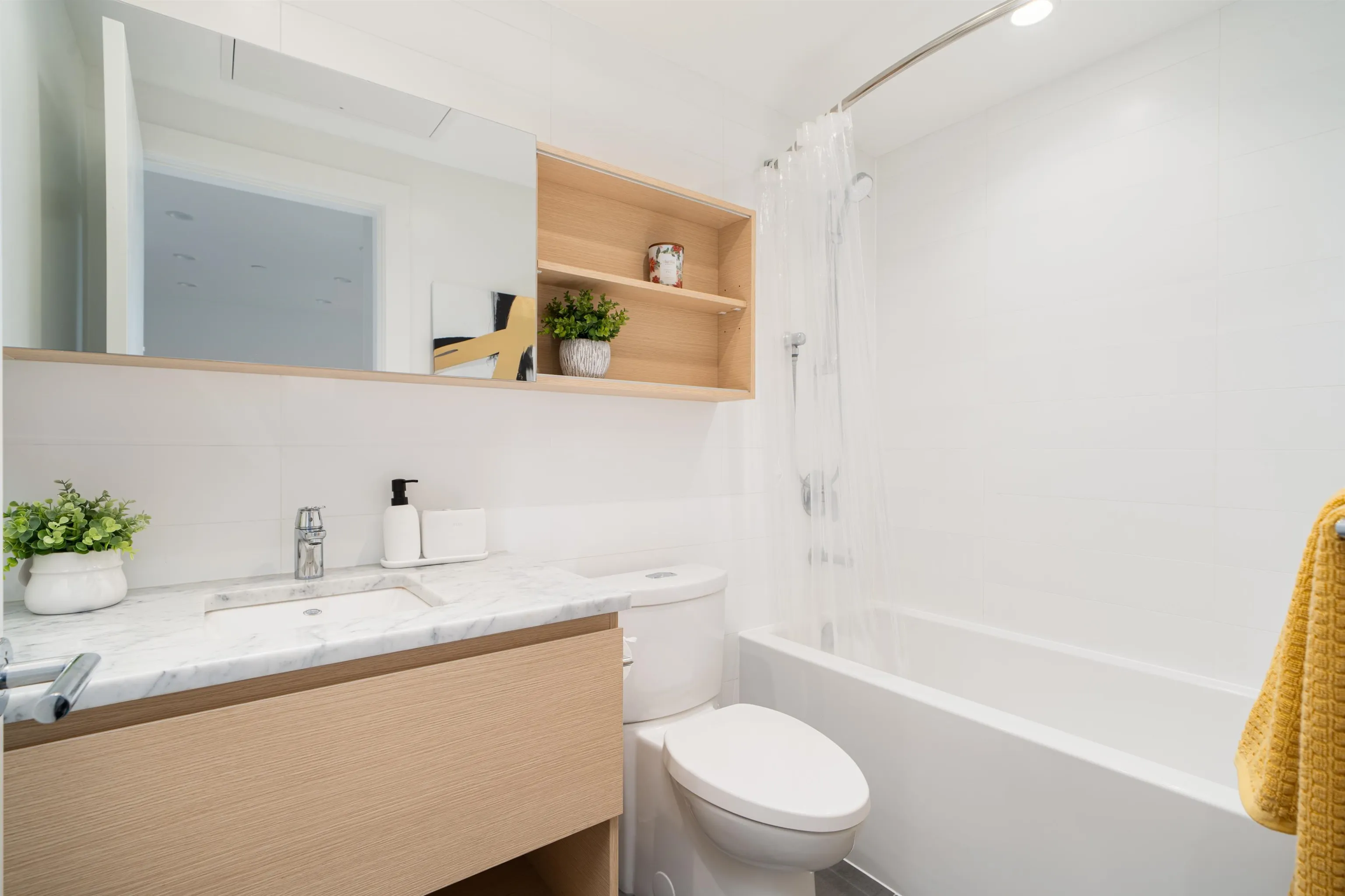 1809 525 Foster Avenue