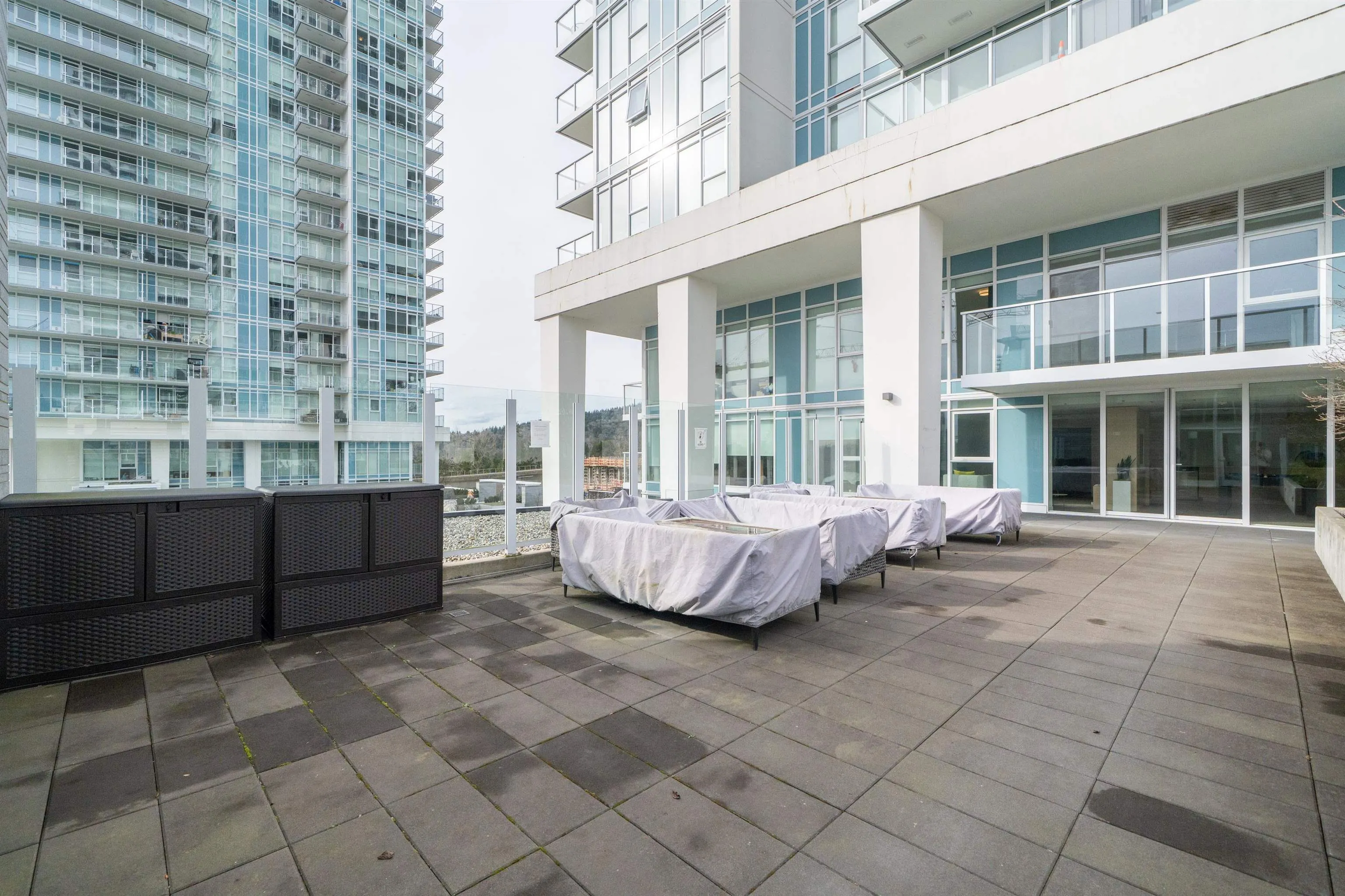 1809 525 Foster Avenue