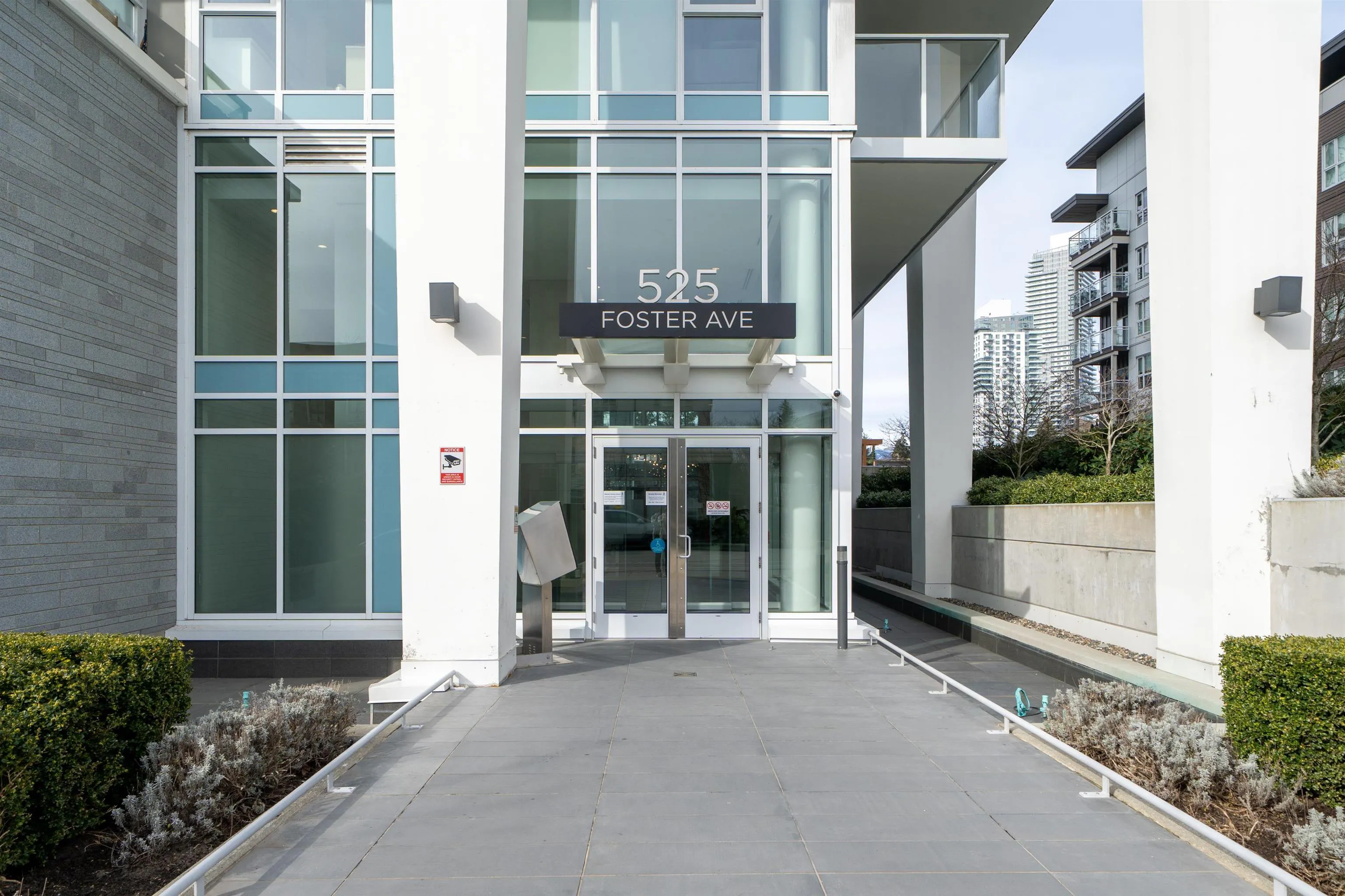 1809 525 Foster Avenue