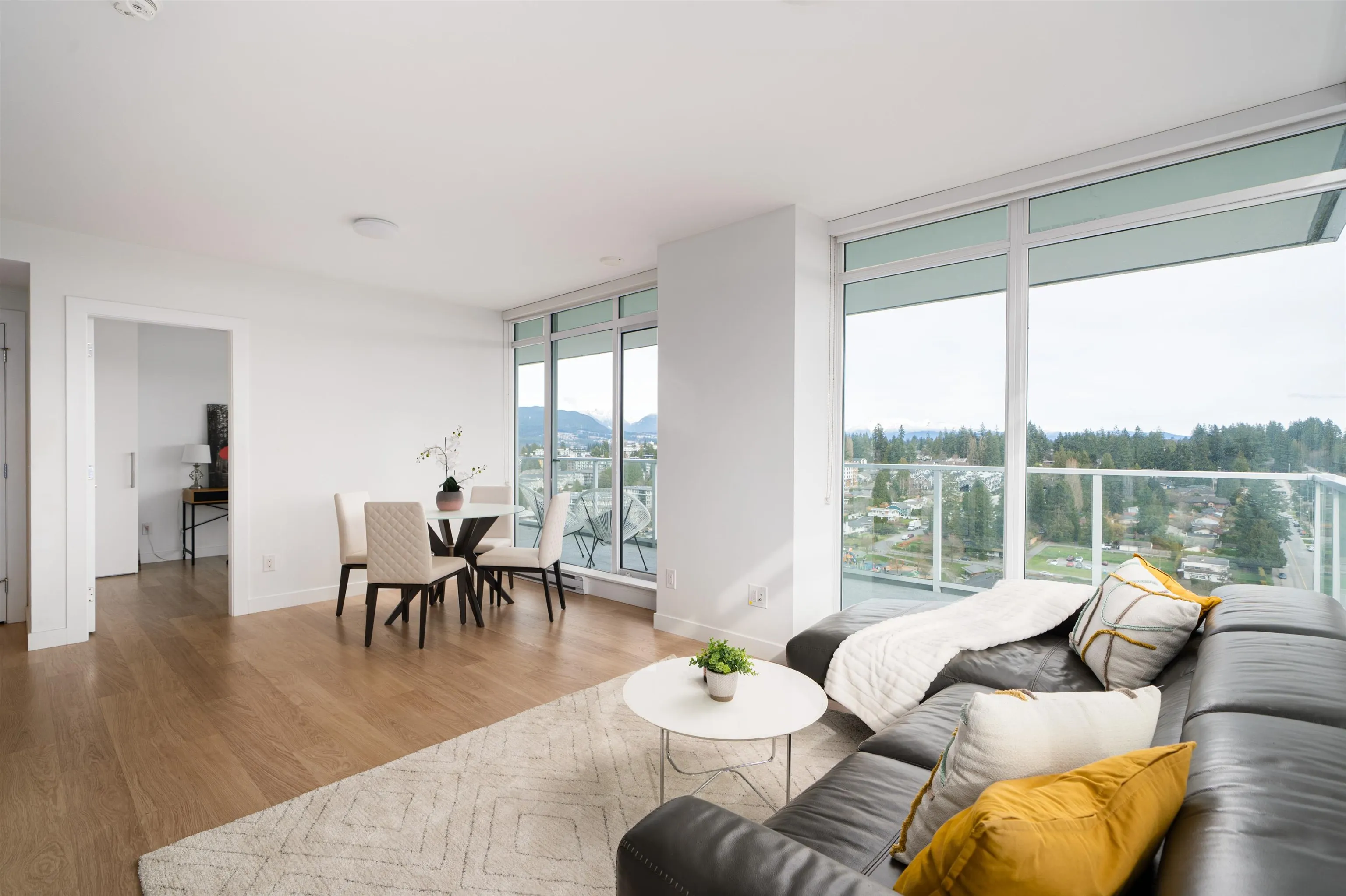 1809 525 Foster Avenue