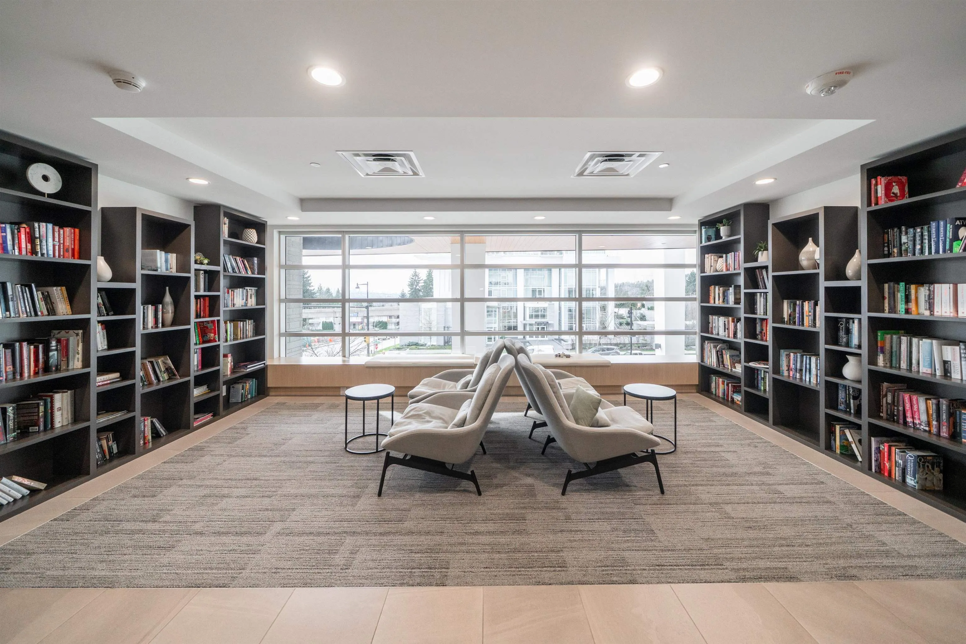1809 525 Foster Avenue